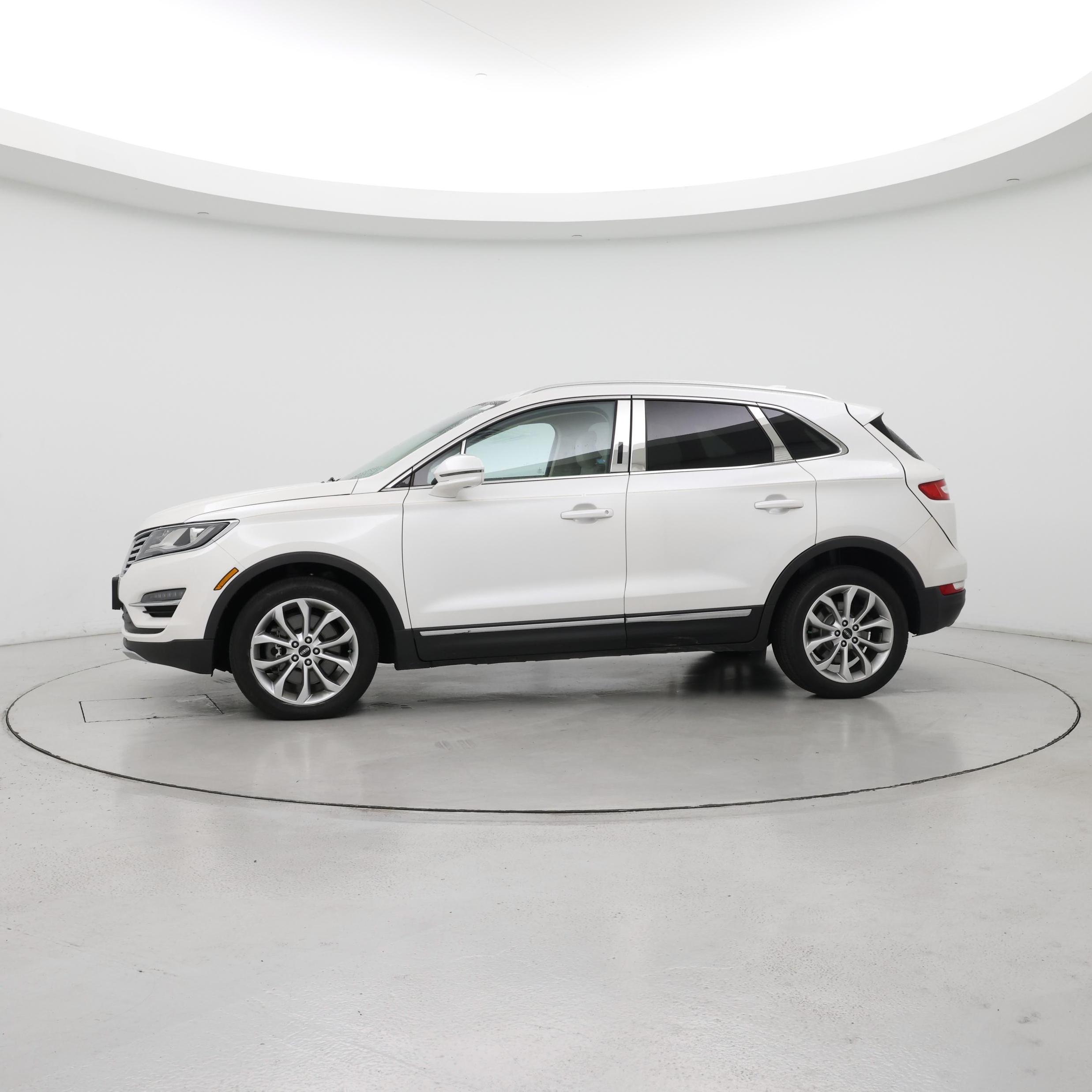 Thumbnail: 2016 Lincoln MKC - 3