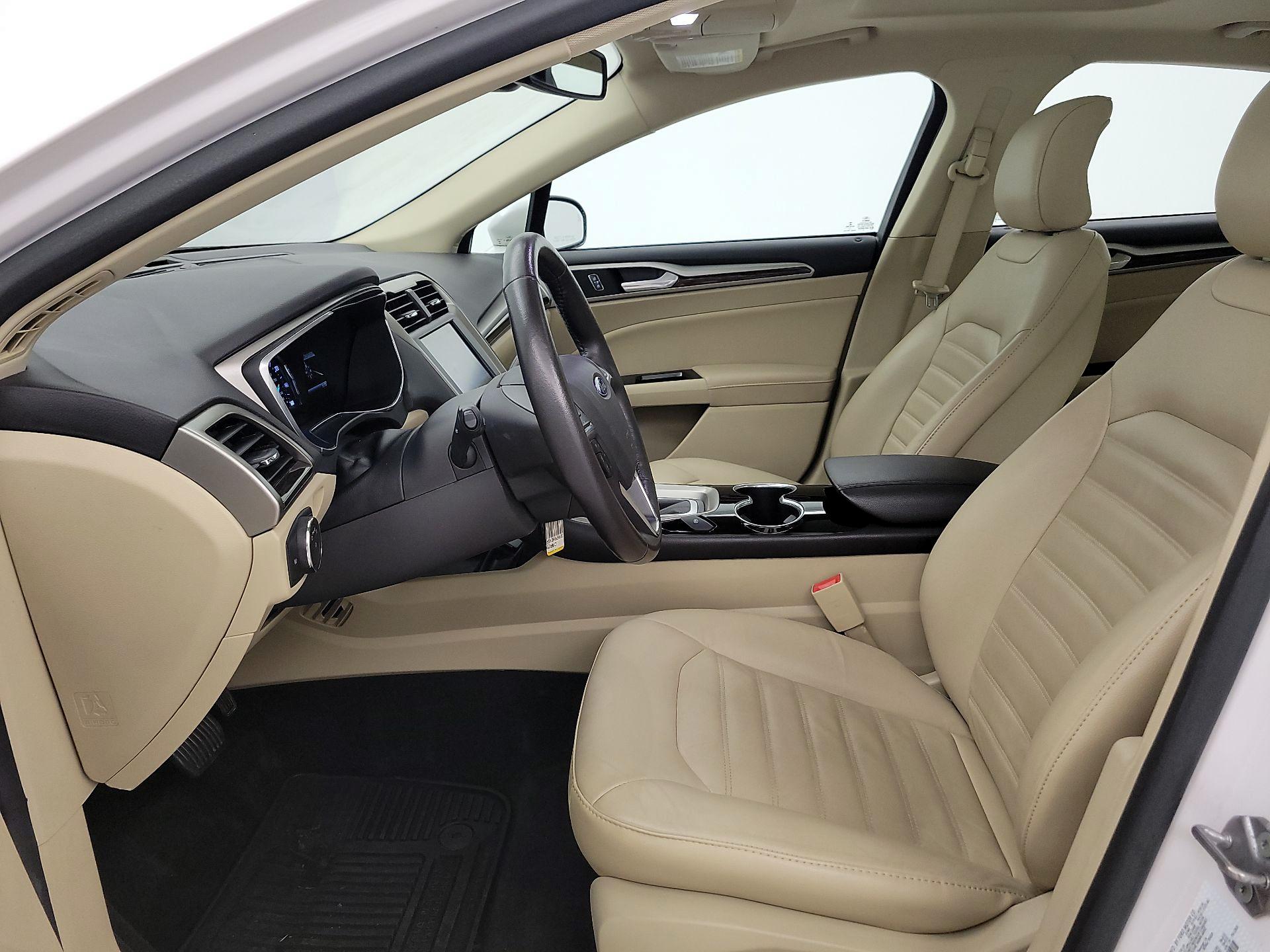 Thumbnail: 2016 Ford Fusion - 11