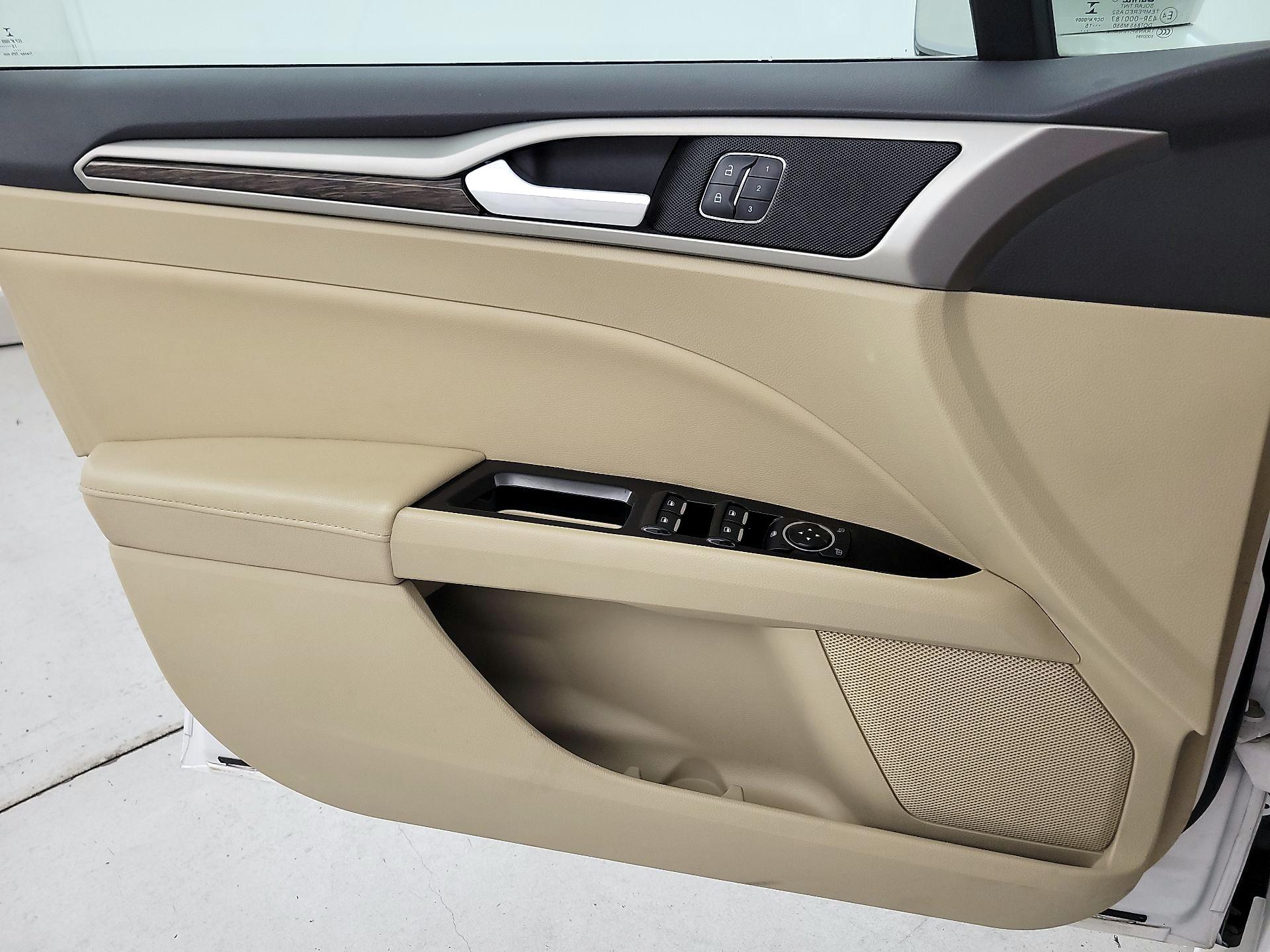 Thumbnail: 2016 Ford Fusion - 12