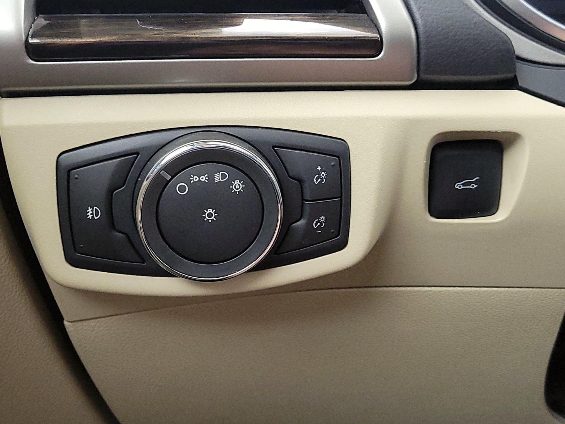 Thumbnail: 2016 Ford Fusion - 13