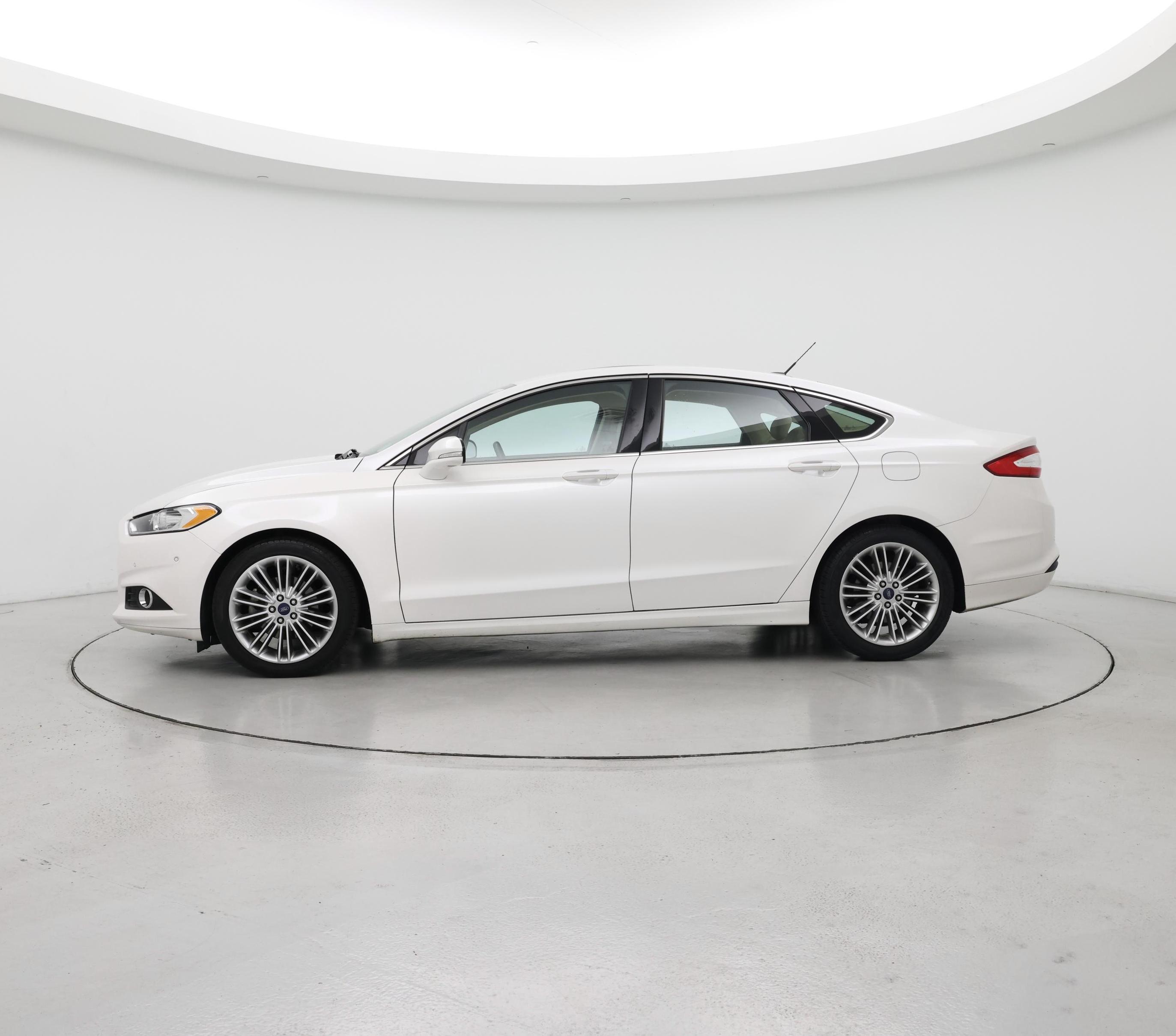 Thumbnail: 2016 Ford Fusion - 3
