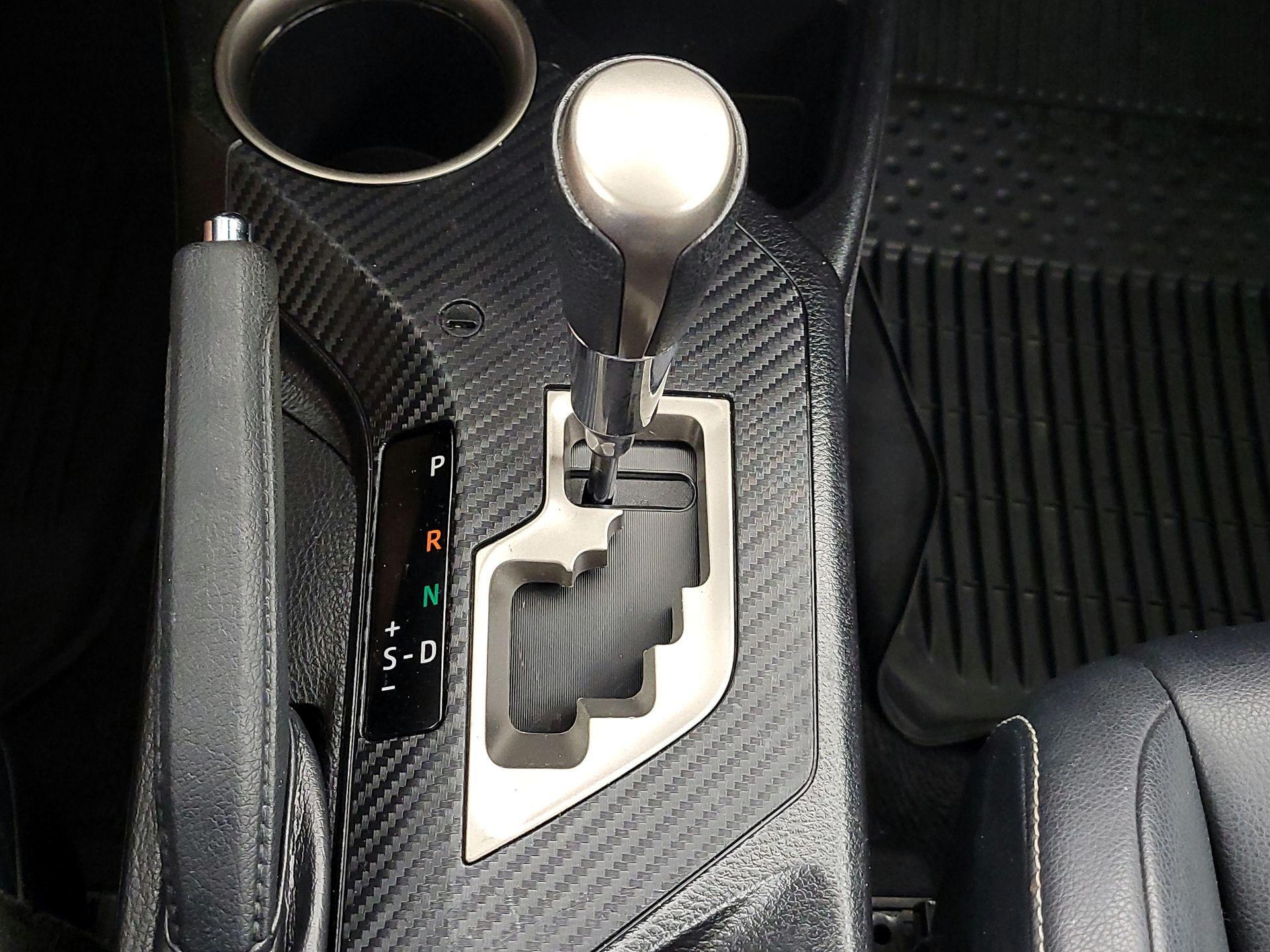 Thumbnail: 2015 Toyota RAV4 - 18