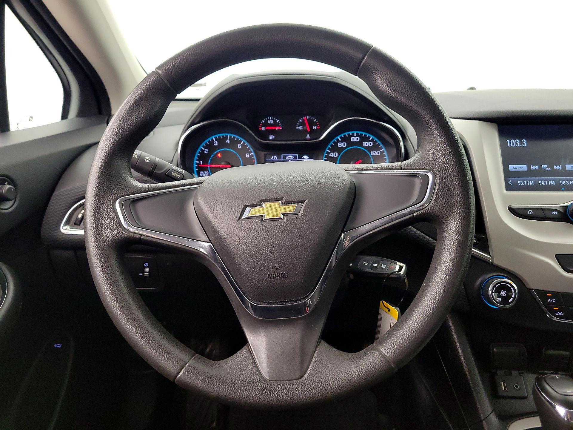 Thumbnail: 2016 Chevrolet Cruze - 10