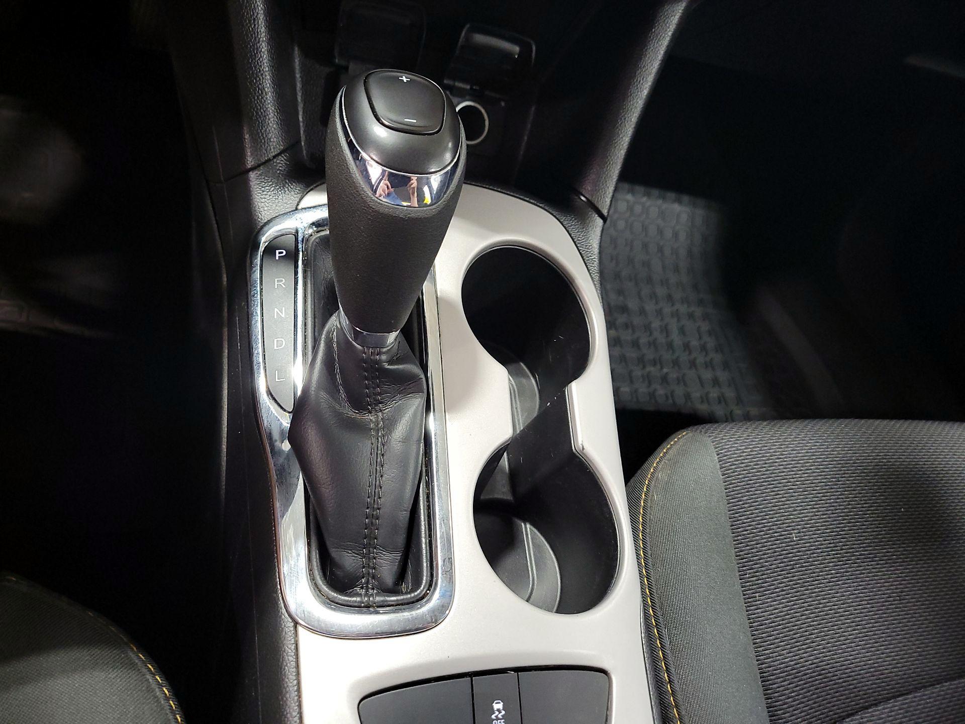 Thumbnail: 2016 Chevrolet Cruze - 17