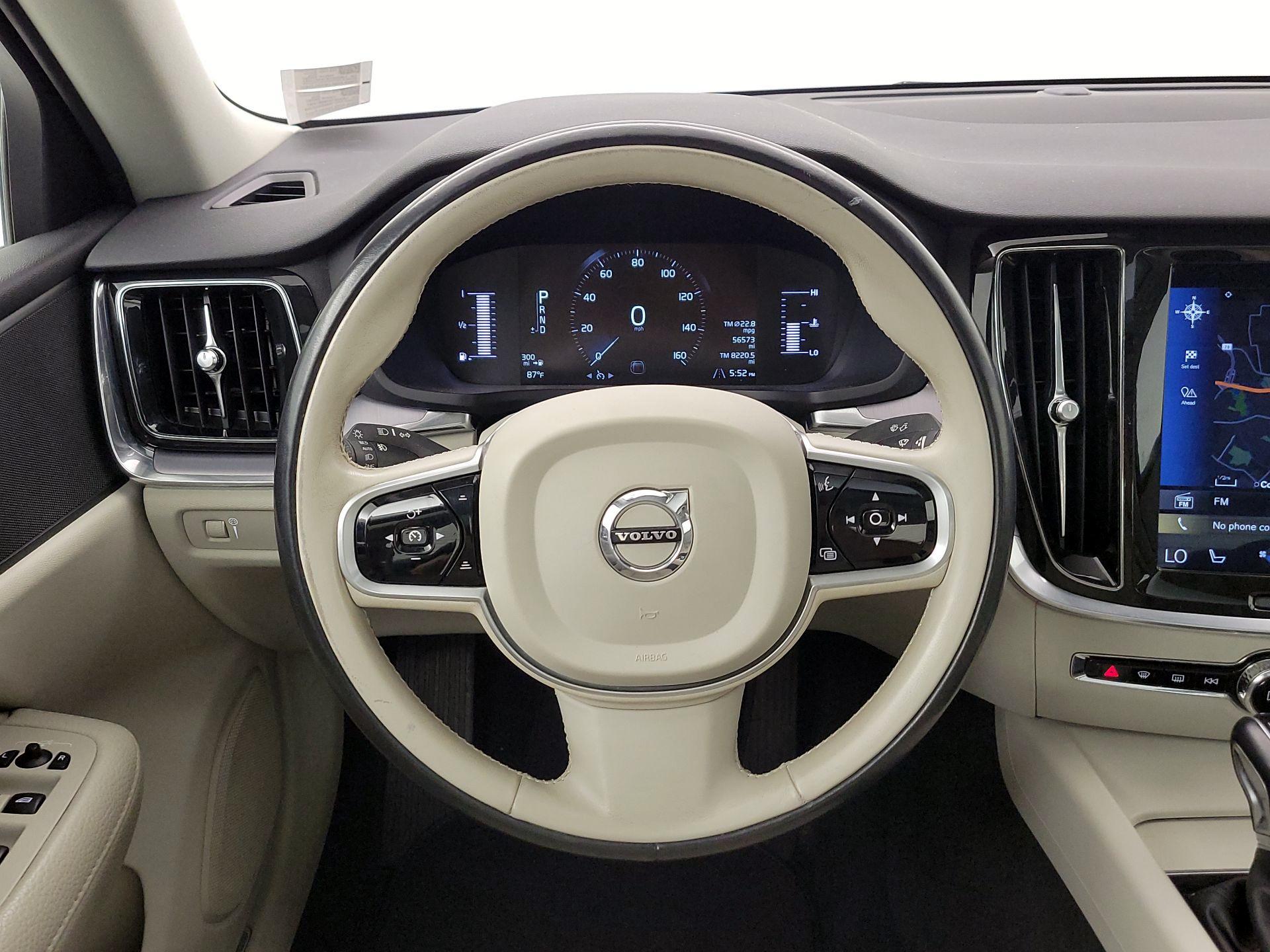 Thumbnail: 2019 Volvo S60 - 10