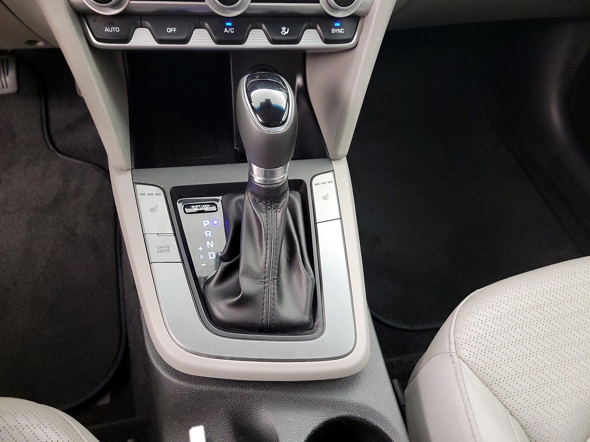 Thumbnail: 2019 Hyundai Elantra - 17