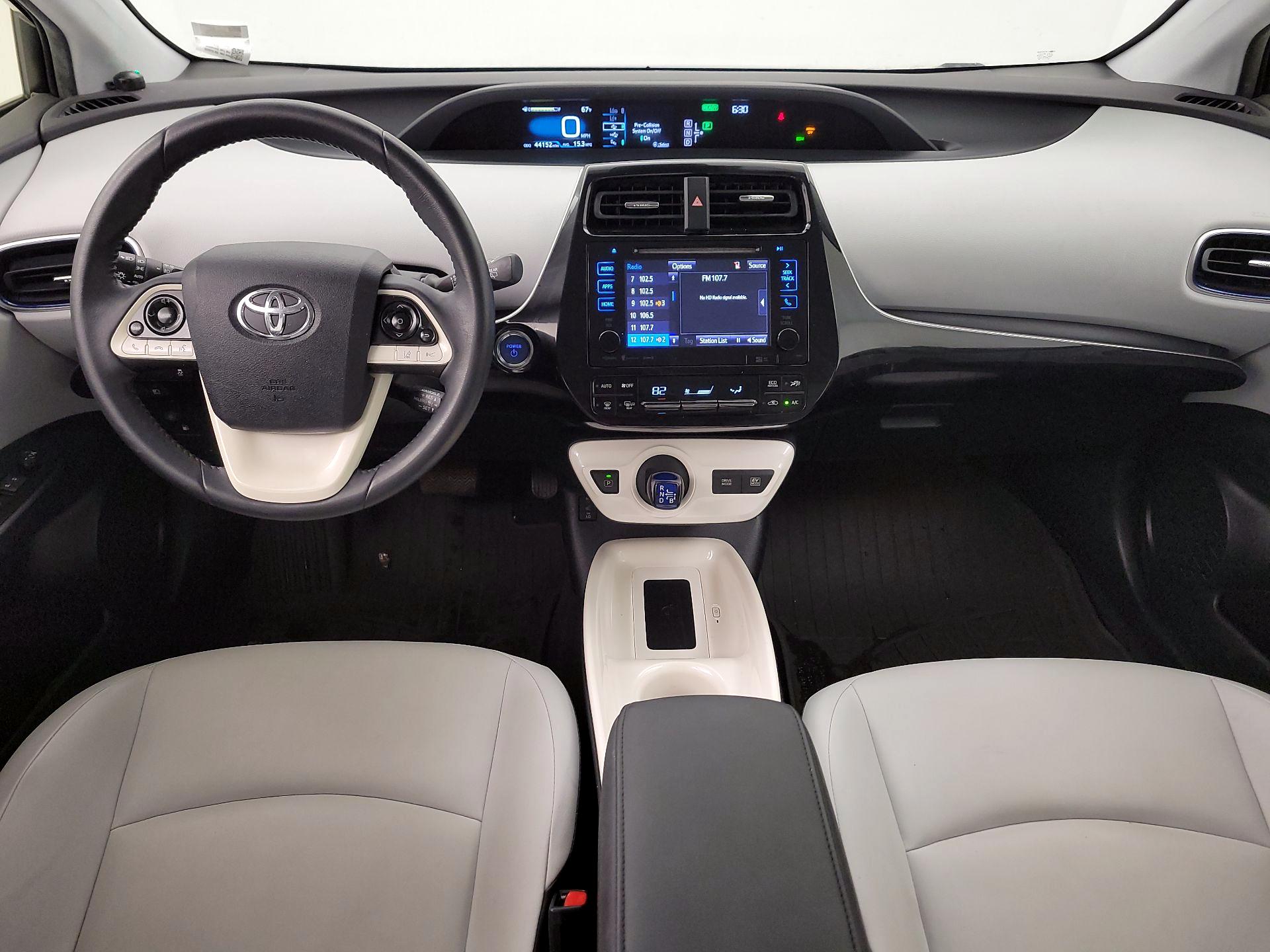 Thumbnail: 2016 Toyota Prius - 9