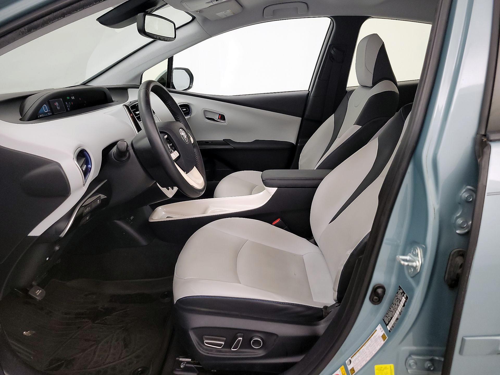 Thumbnail: 2016 Toyota Prius - 11