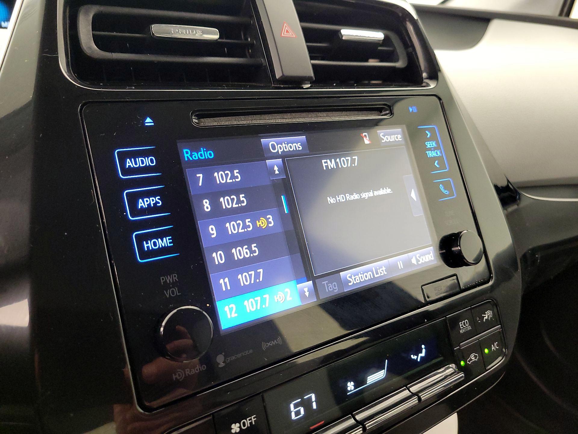 Thumbnail: 2016 Toyota Prius - 16