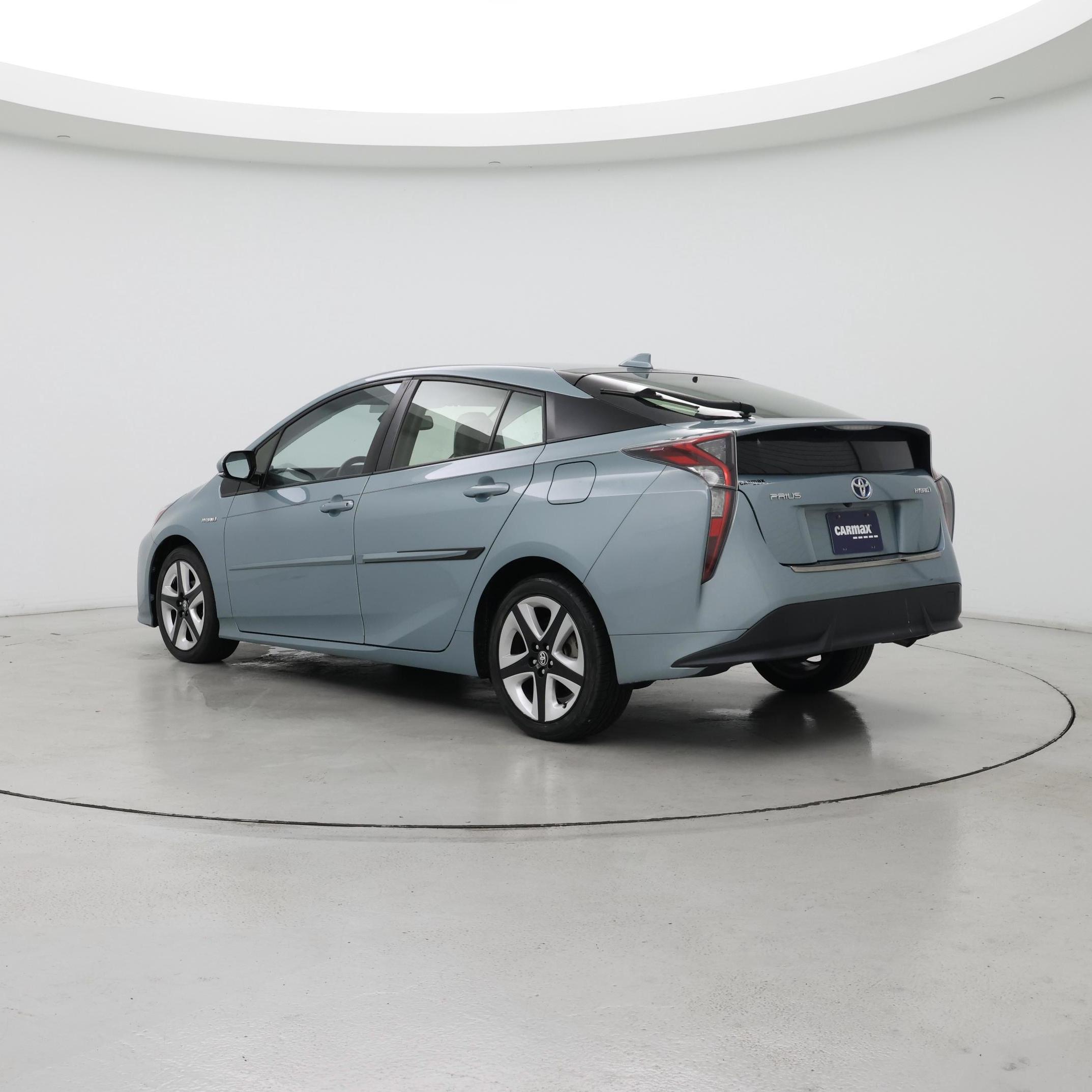 Thumbnail: 2016 Toyota Prius - 2