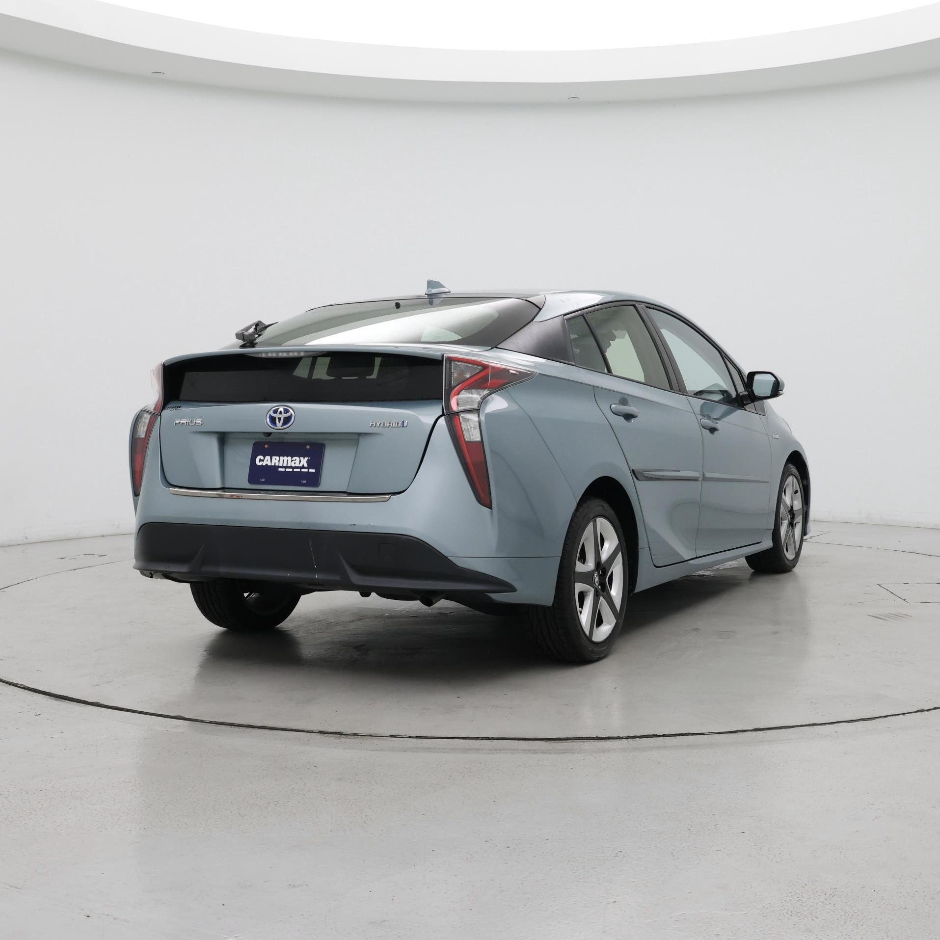 Thumbnail: 2016 Toyota Prius - 8