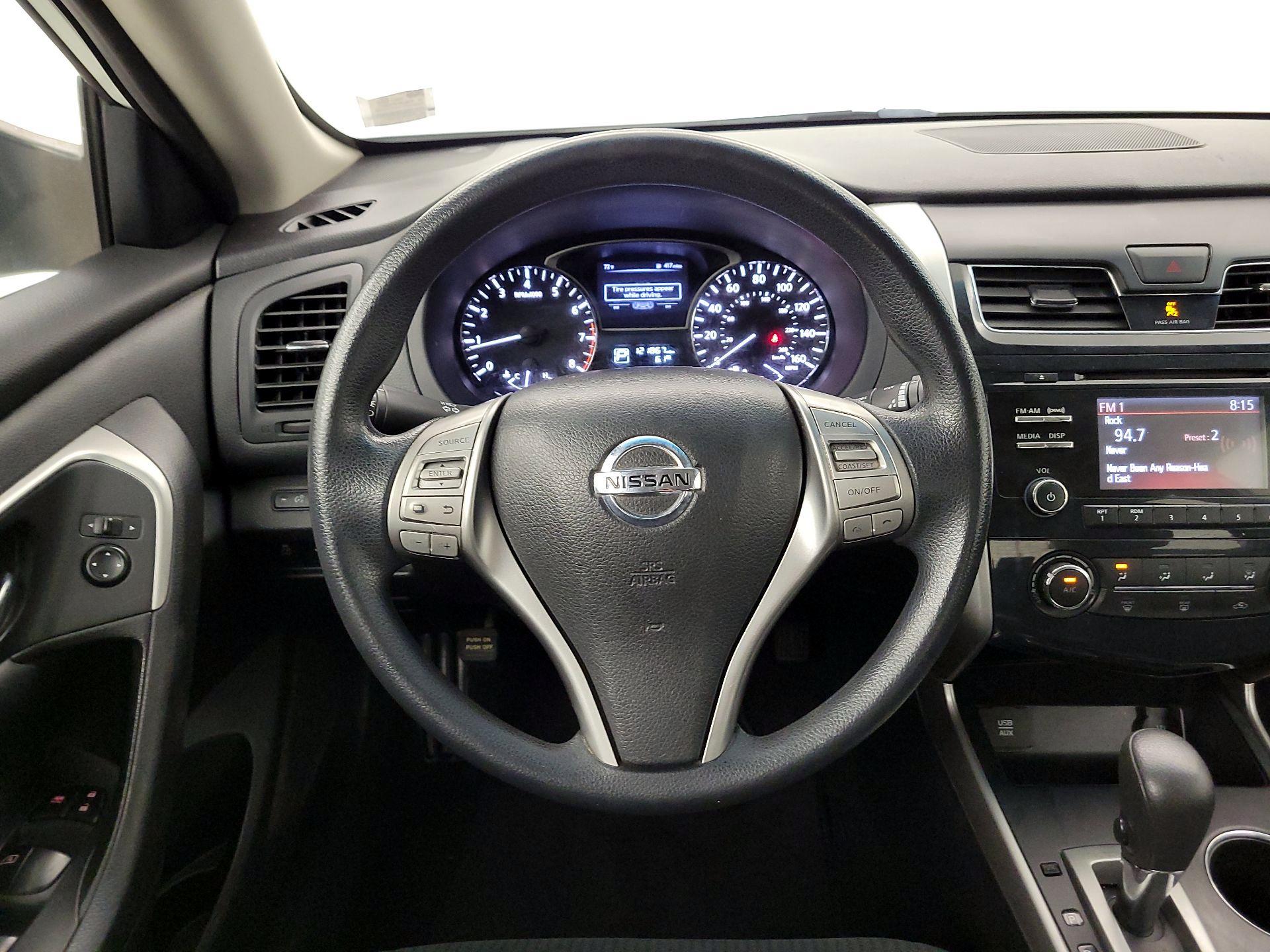 Thumbnail: 2015 Nissan Altima - 10