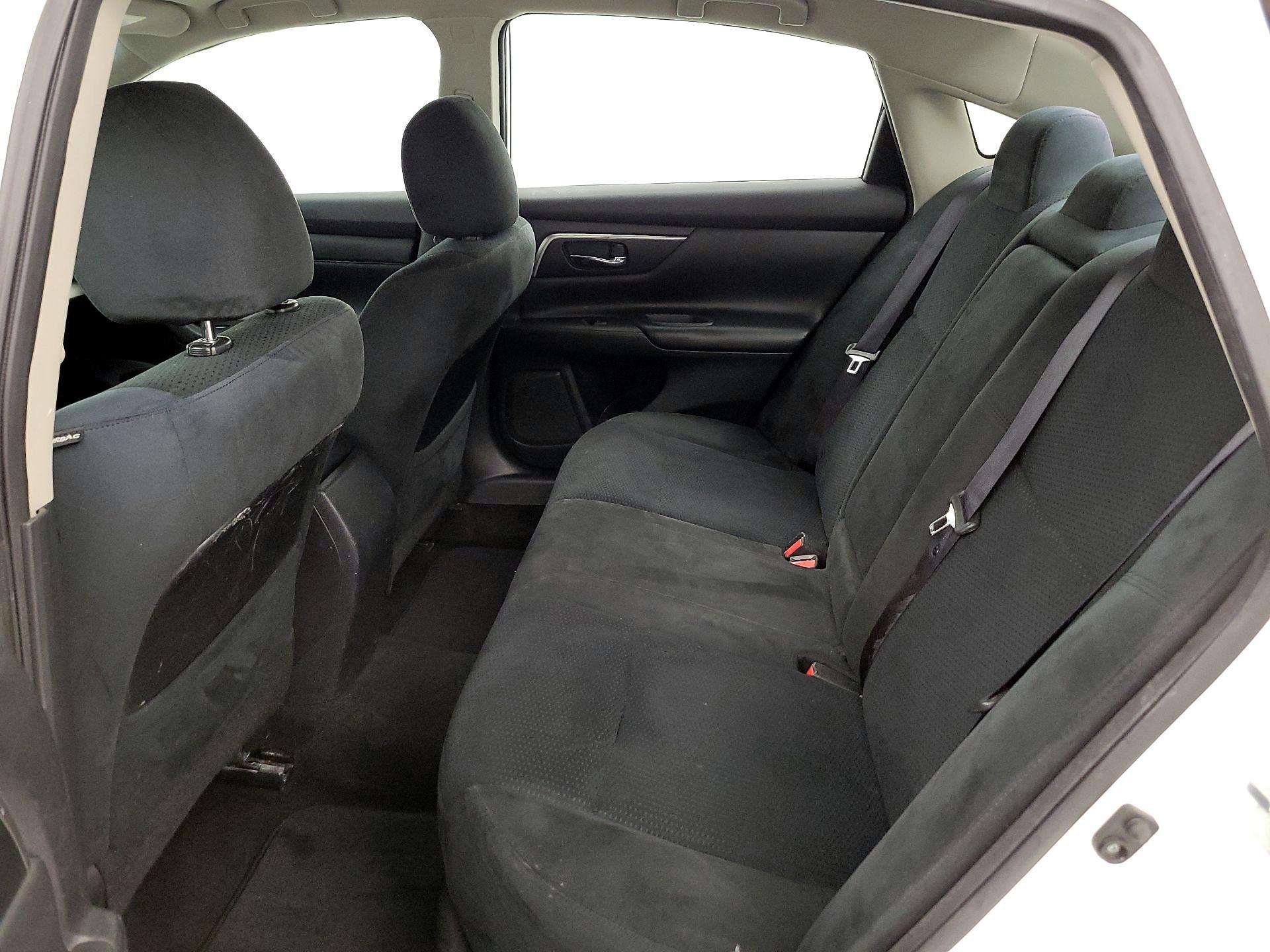 Thumbnail: 2015 Nissan Altima - 19