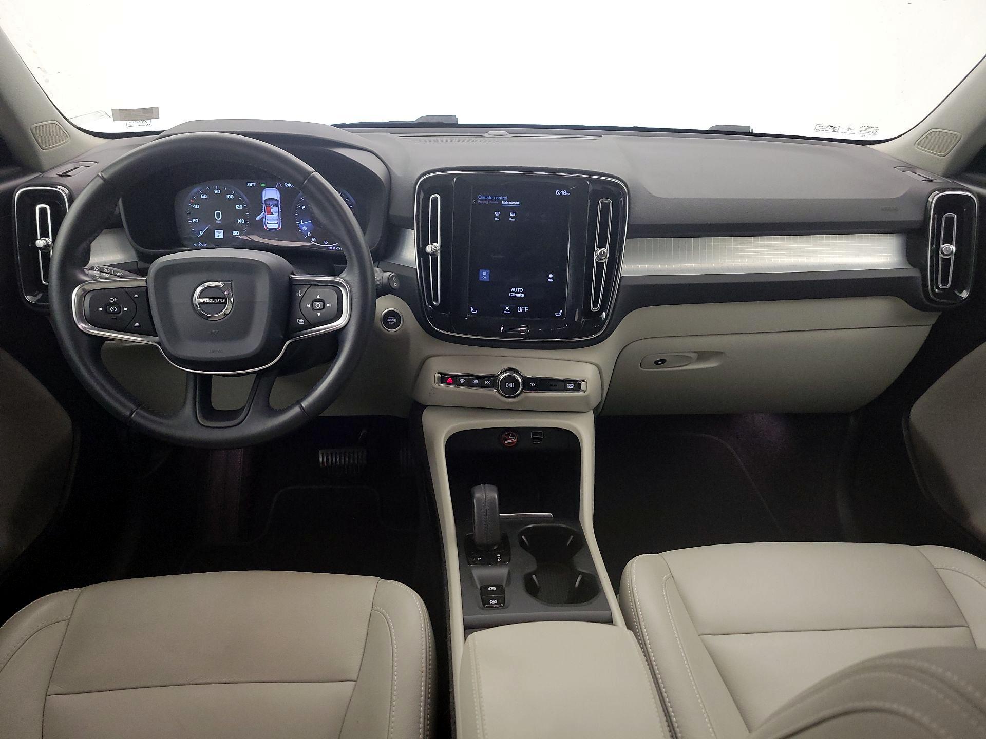 Thumbnail: 2020 Volvo XC40 - 9