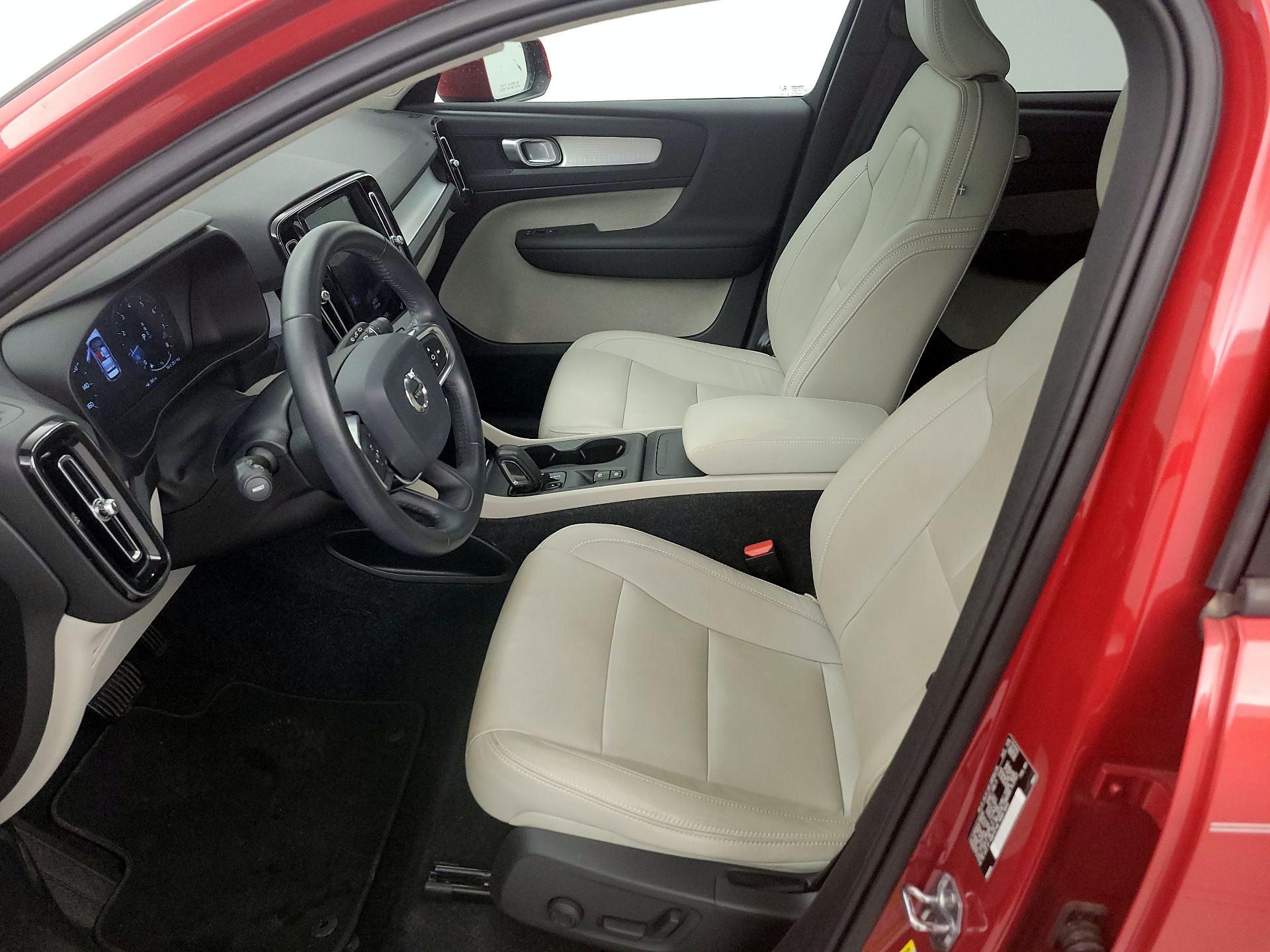 Thumbnail: 2020 Volvo XC40 - 11