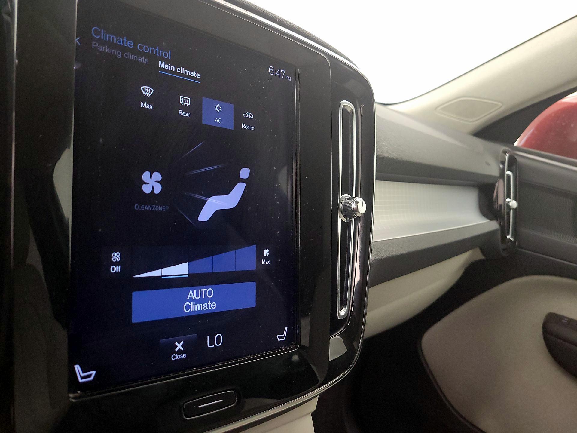 Thumbnail: 2020 Volvo XC40 - 16