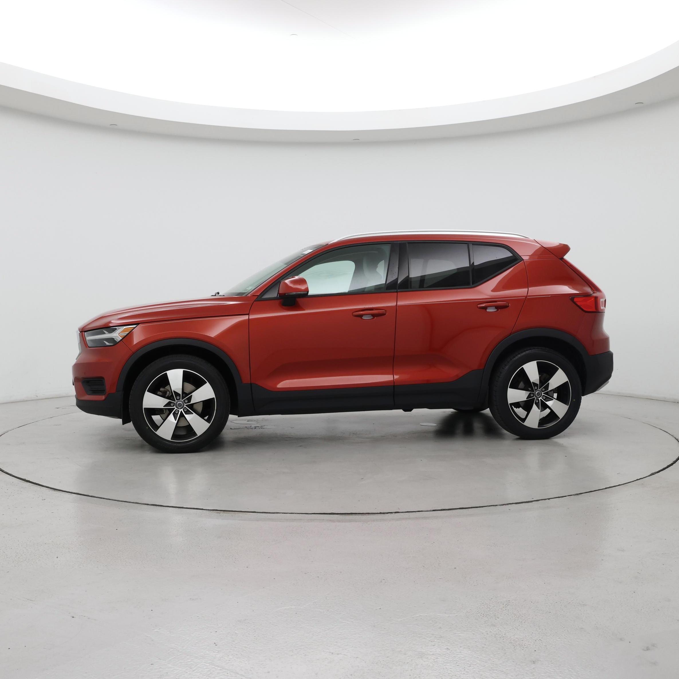 Thumbnail: 2020 Volvo XC40 - 3