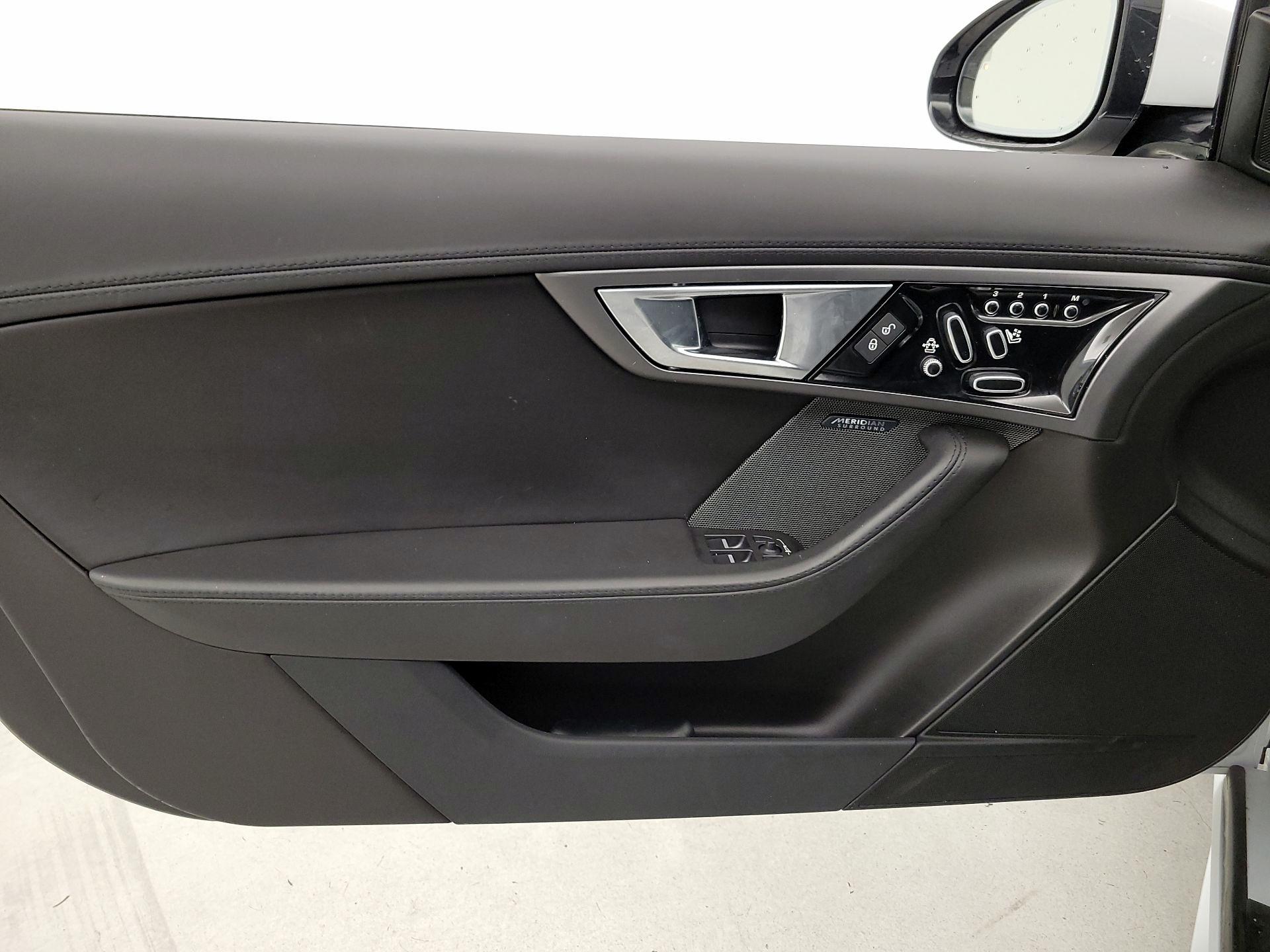Thumbnail: 2016 Jaguar F-Type - 12