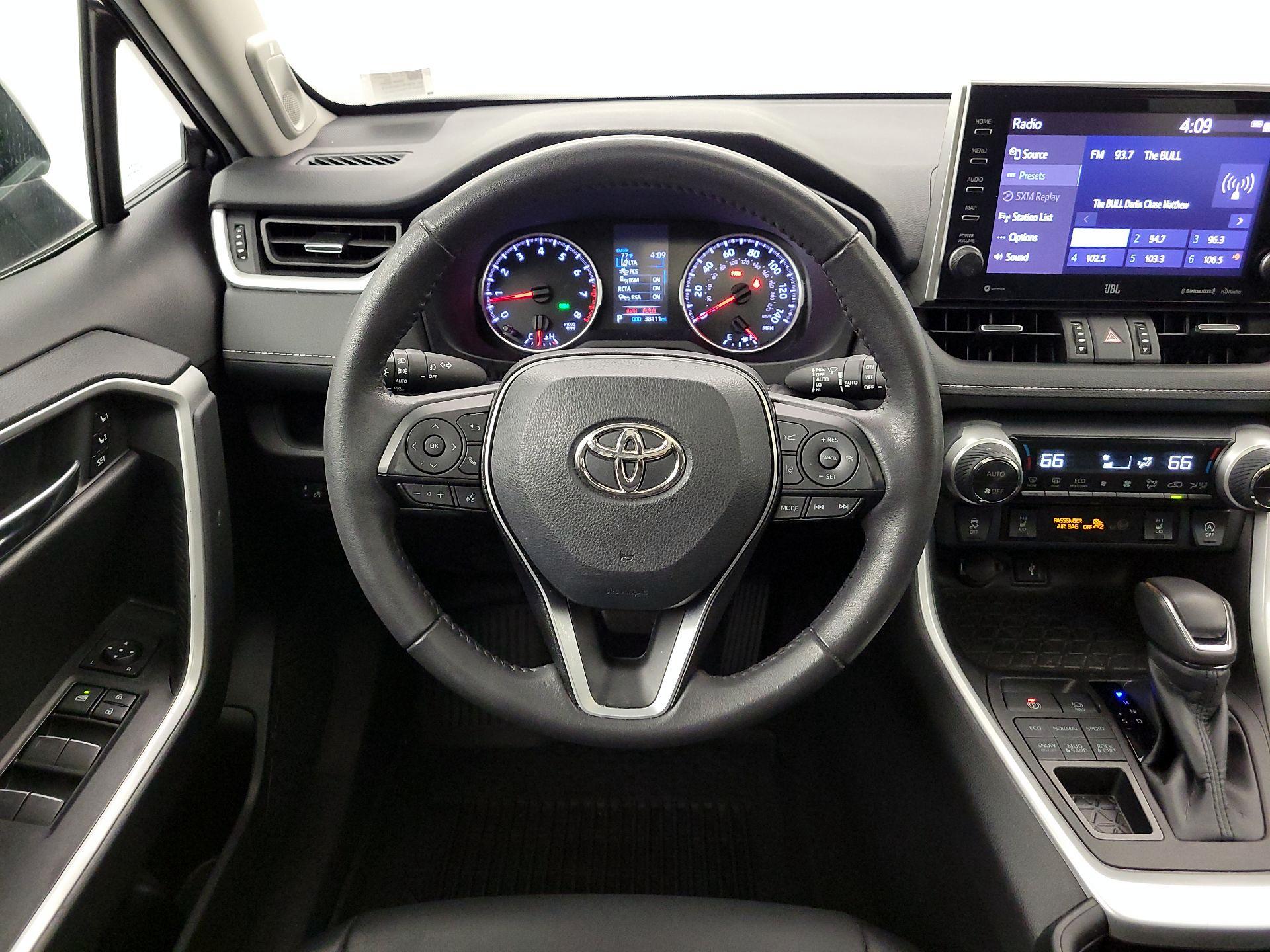 Thumbnail: 2022 Toyota RAV4 - 10