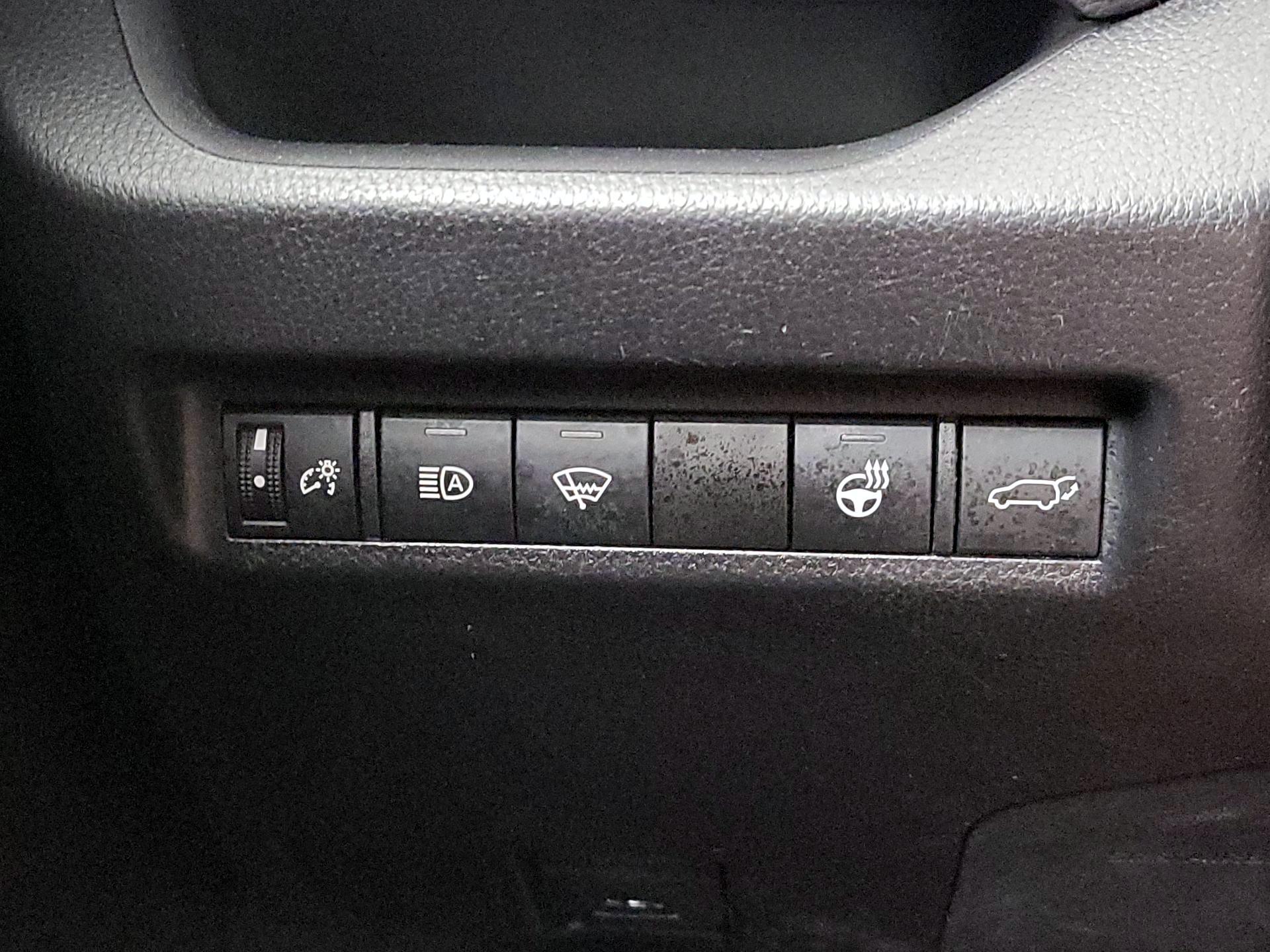 Thumbnail: 2022 Toyota RAV4 - 13
