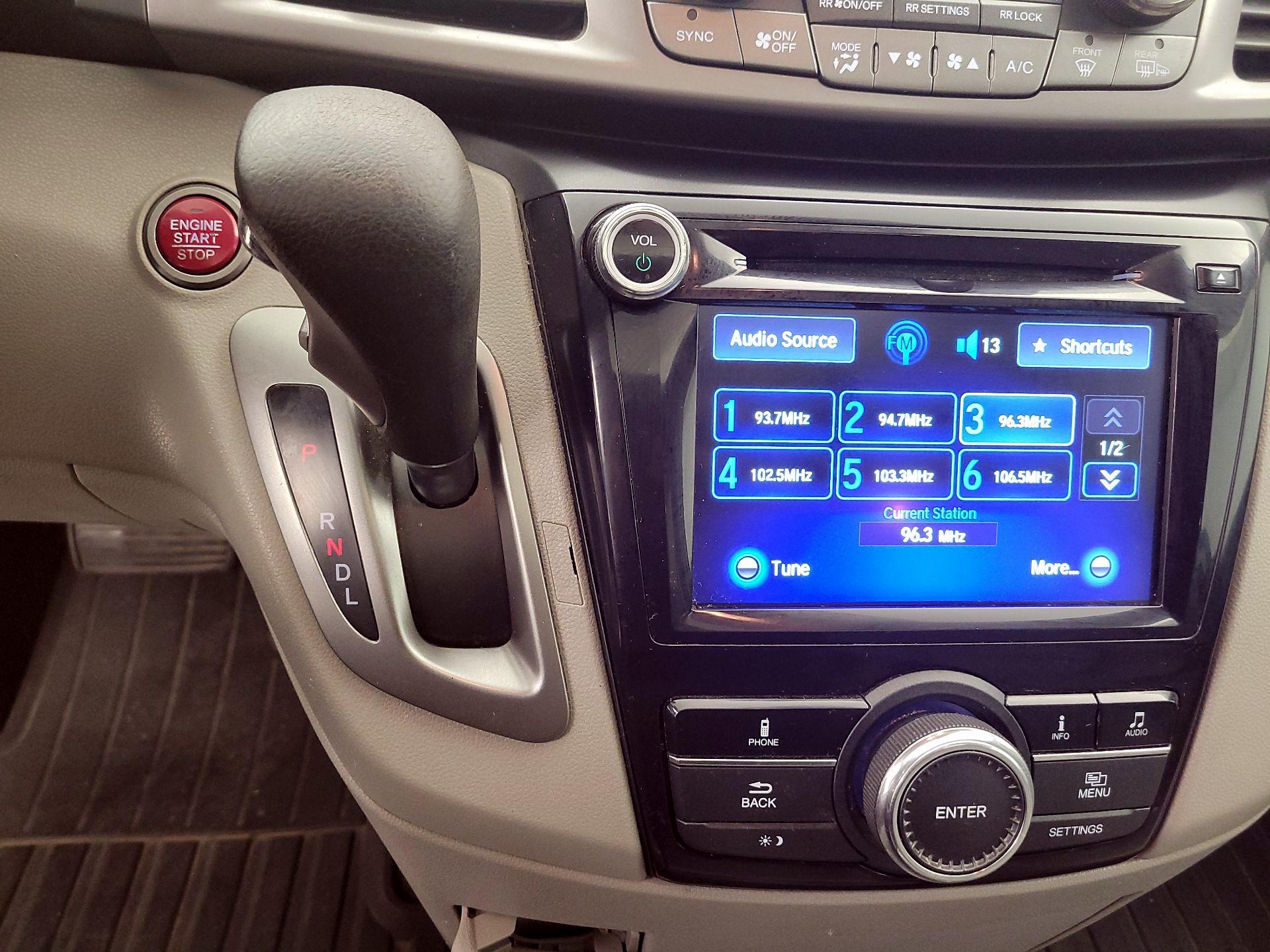 Thumbnail: 2015 Honda Odyssey - 17