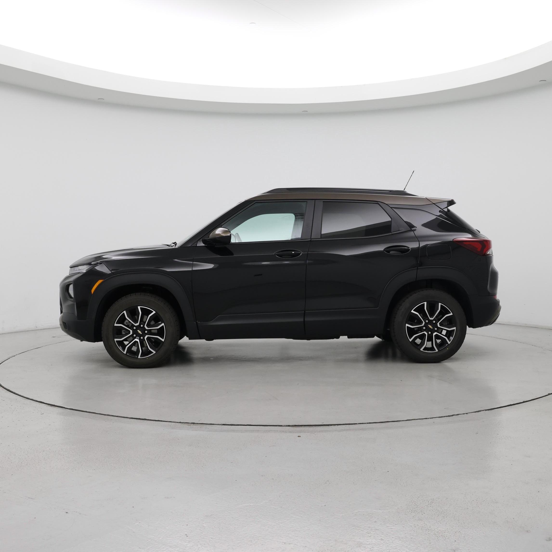 Thumbnail: 2022 Chevrolet TrailBlazer - 3