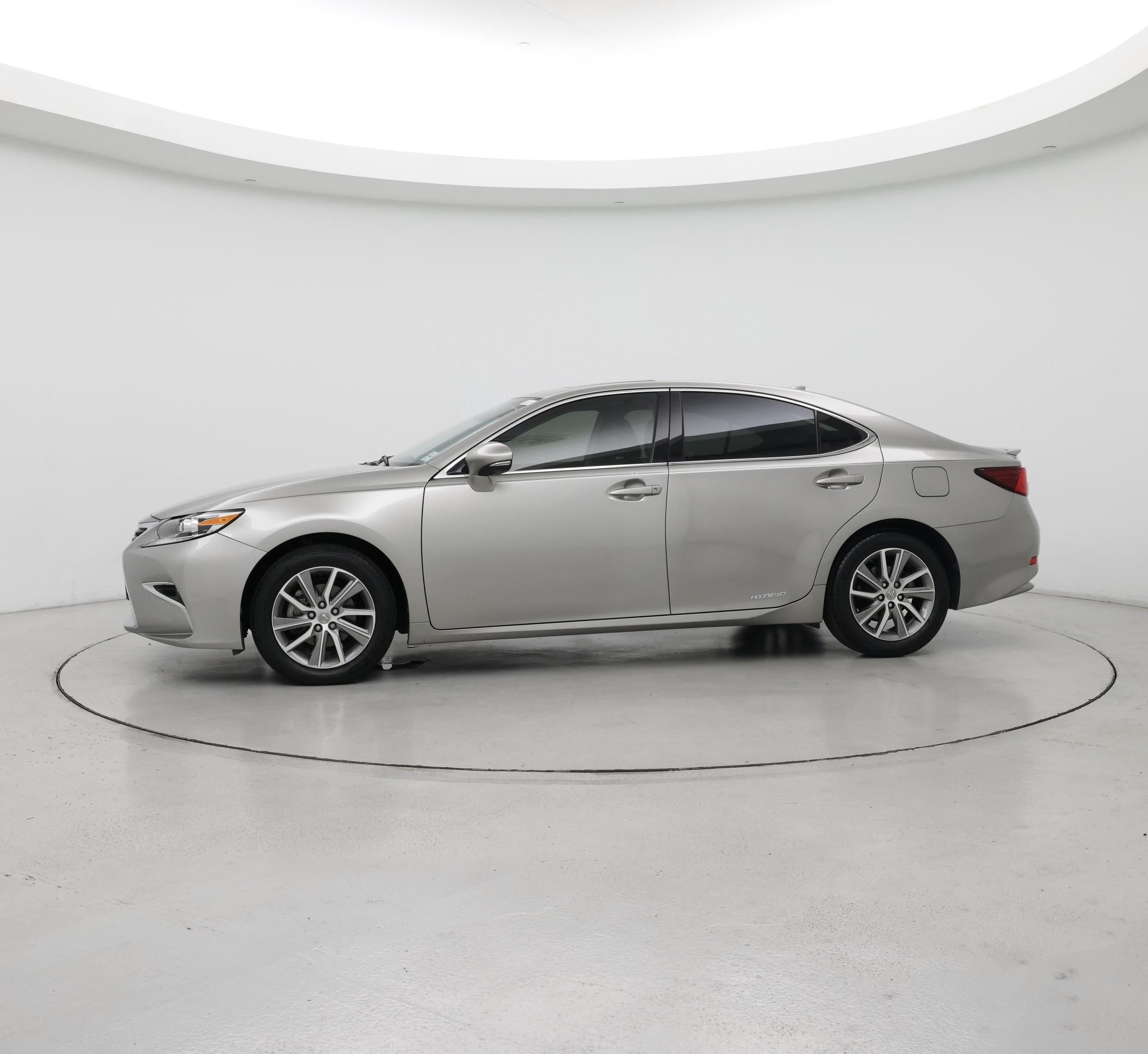 Thumbnail: 2016 Lexus ES - 3