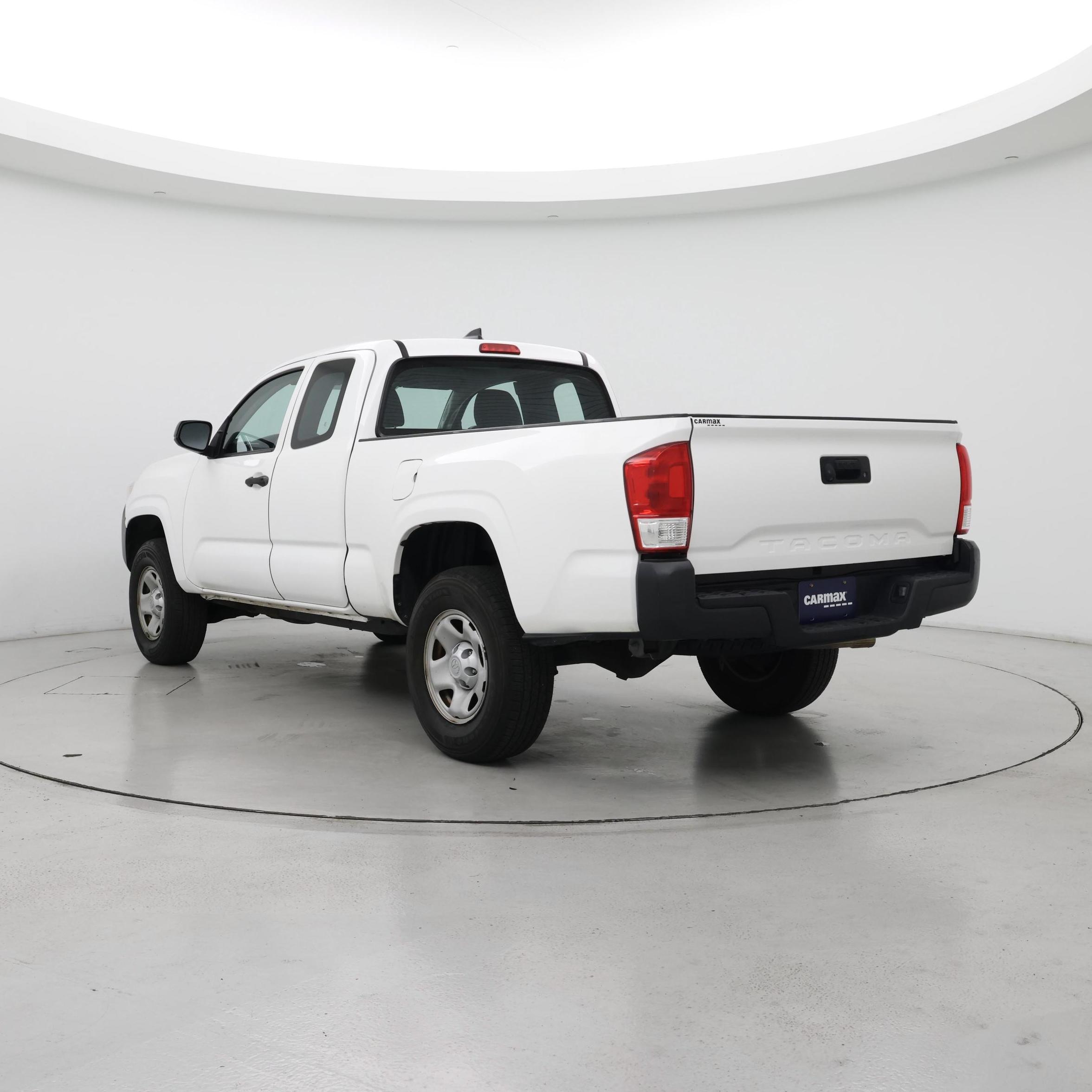 Thumbnail: 2016 Toyota Tacoma - 2