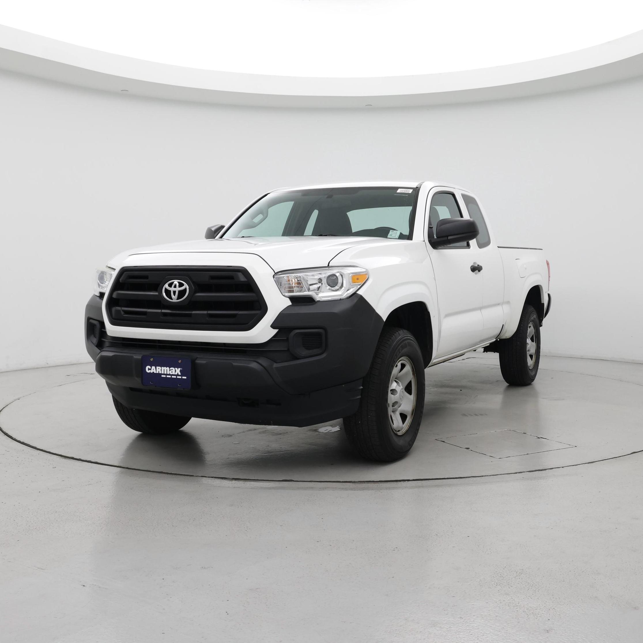 Thumbnail: 2016 Toyota Tacoma - 4