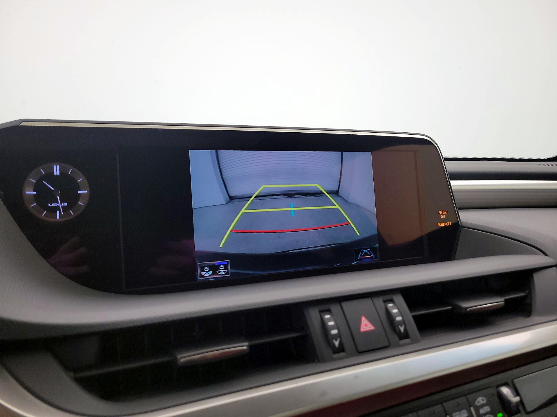 Thumbnail: 2021 Lexus ES - 15