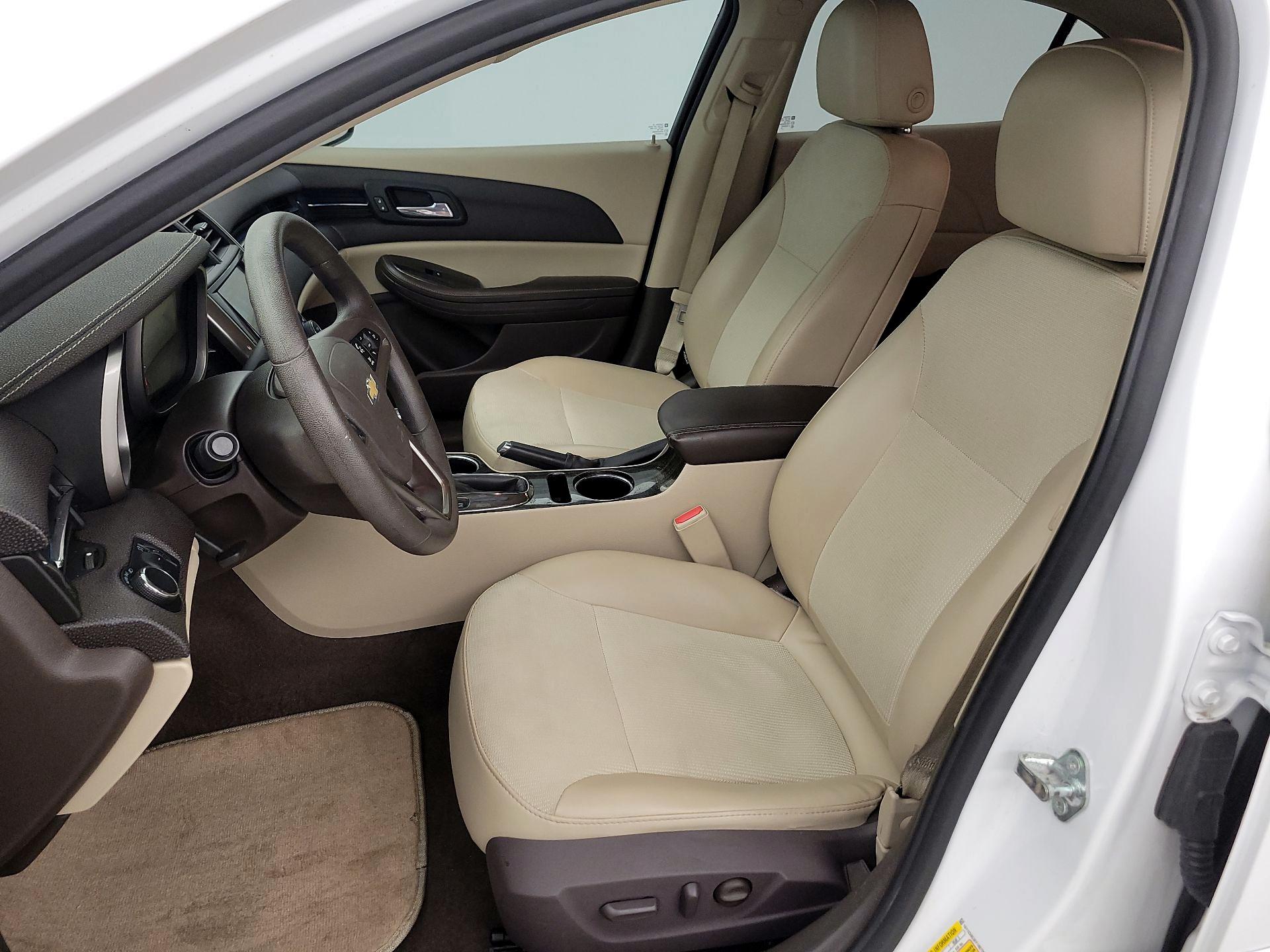 Thumbnail: 2015 Chevrolet Malibu - 11