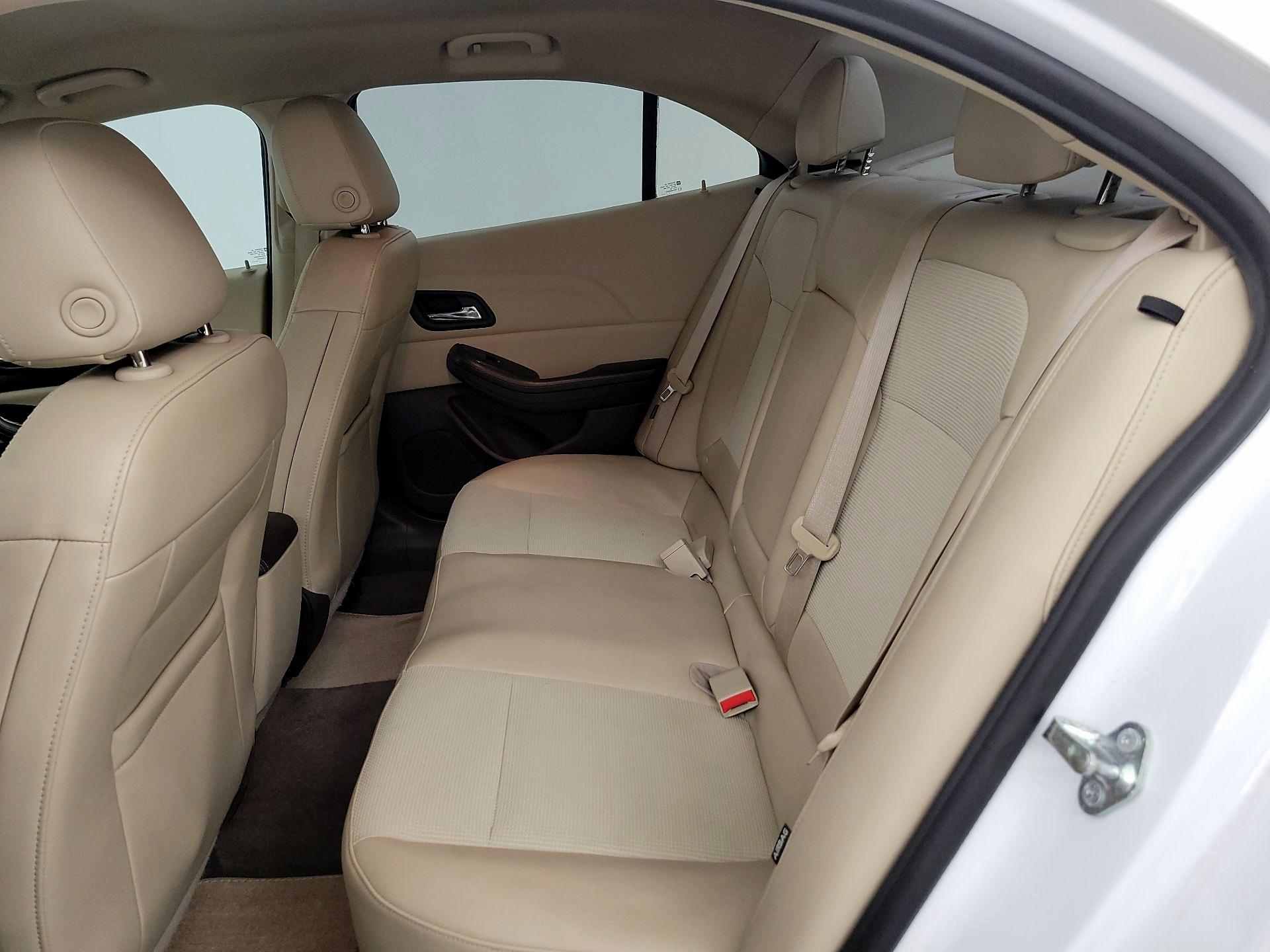 Thumbnail: 2015 Chevrolet Malibu - 19