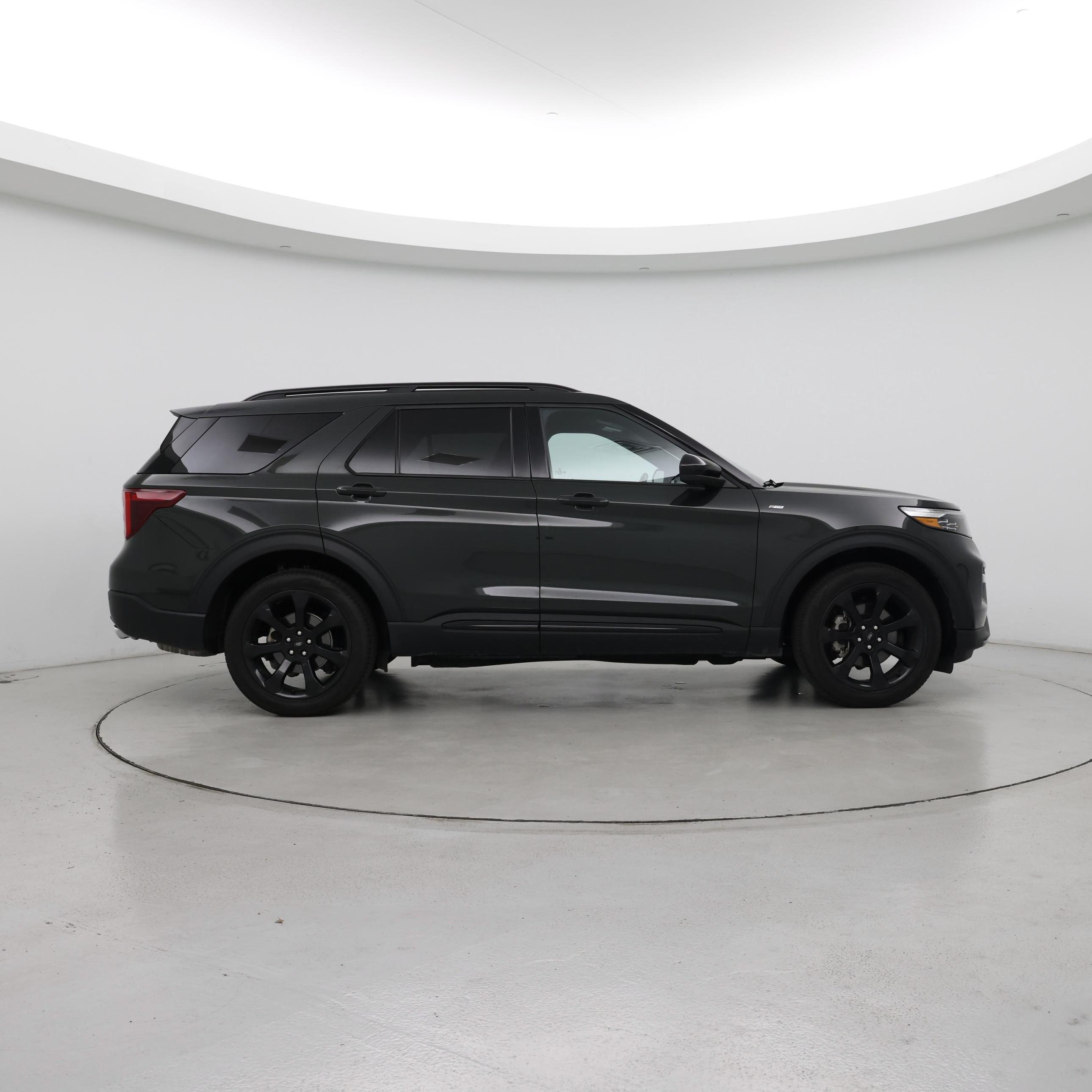 Thumbnail: 2022 Ford Explorer - 7