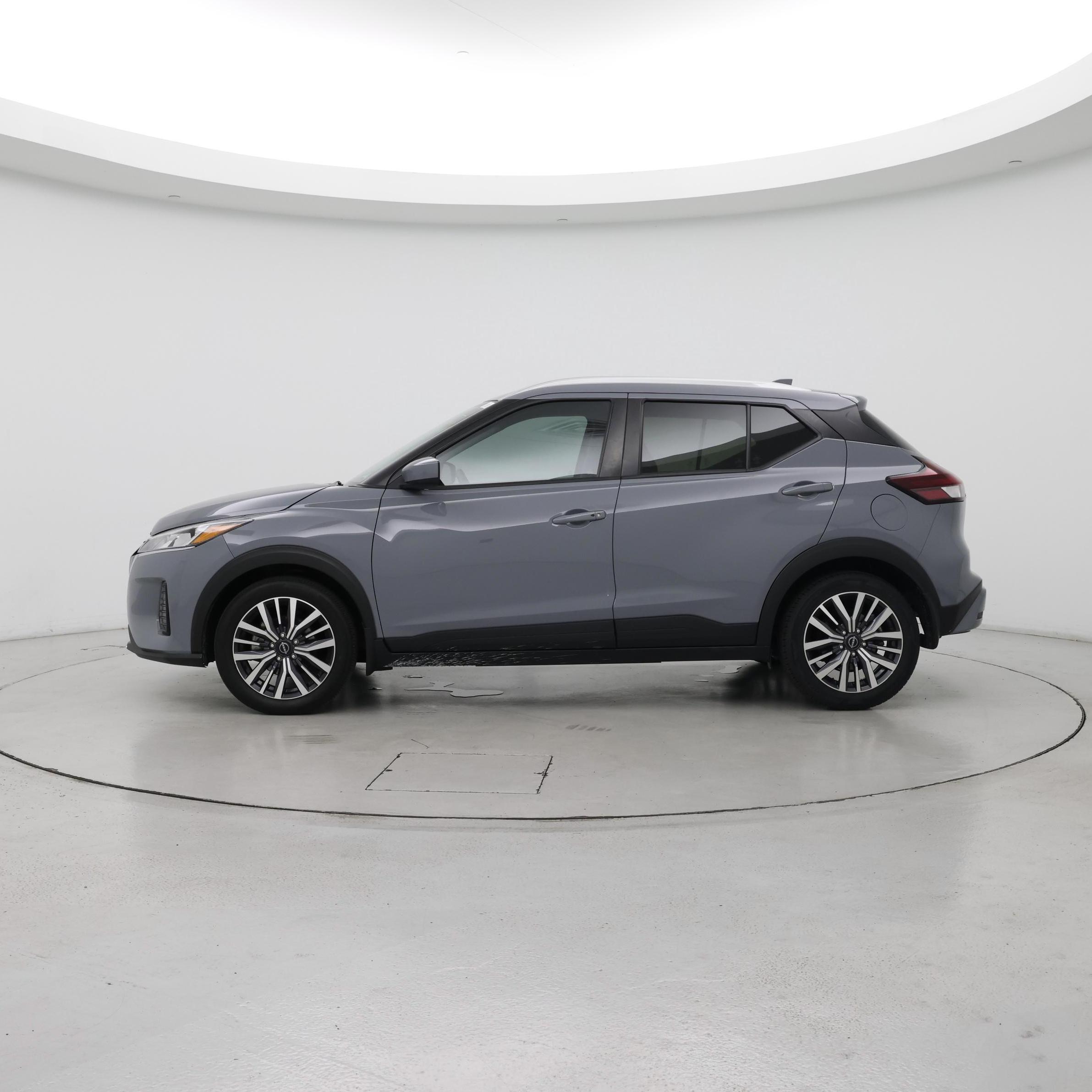 Thumbnail: 2023 Nissan Kicks - 3
