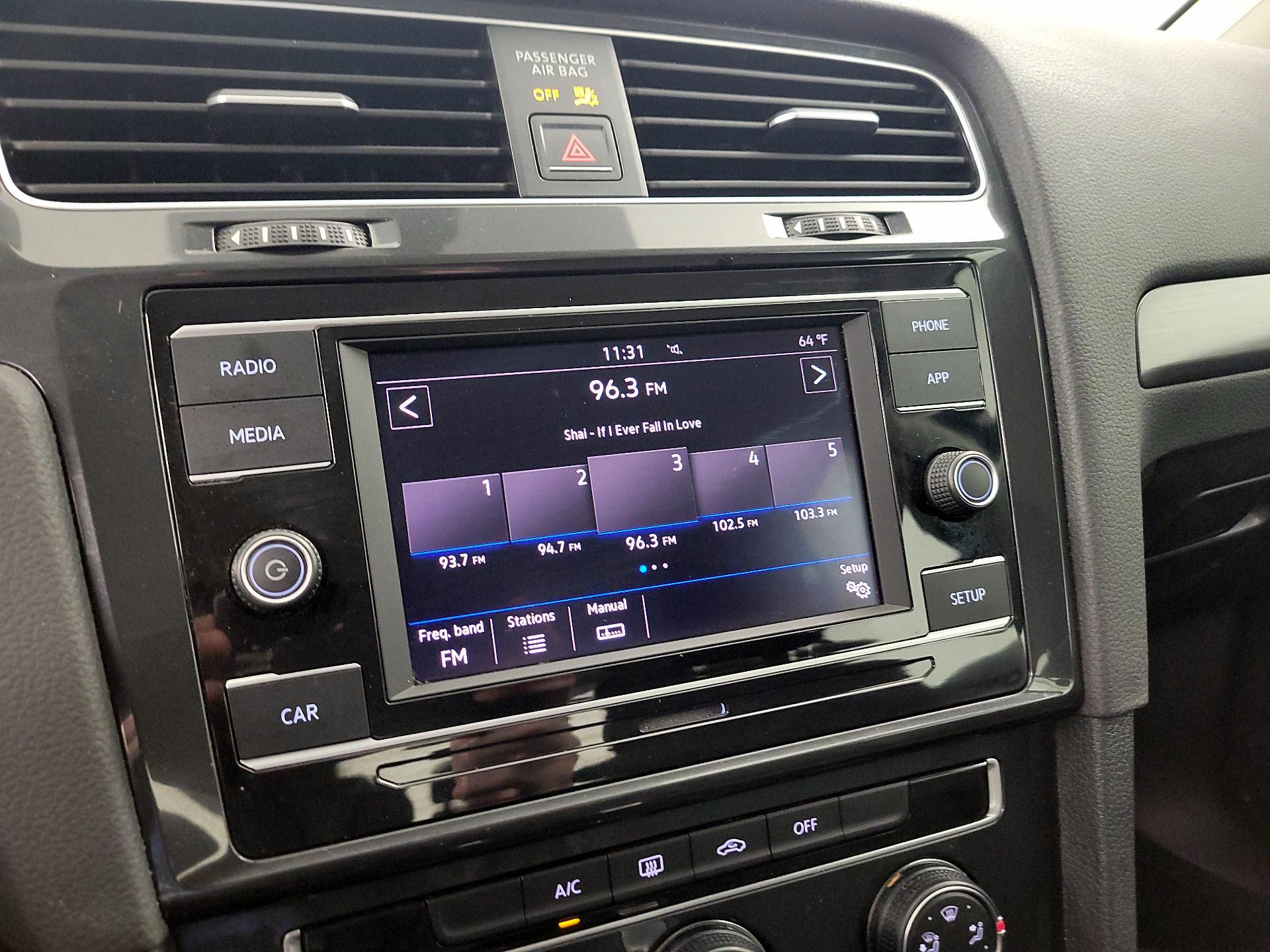 Thumbnail: 2018 Volkswagen Golf - 15