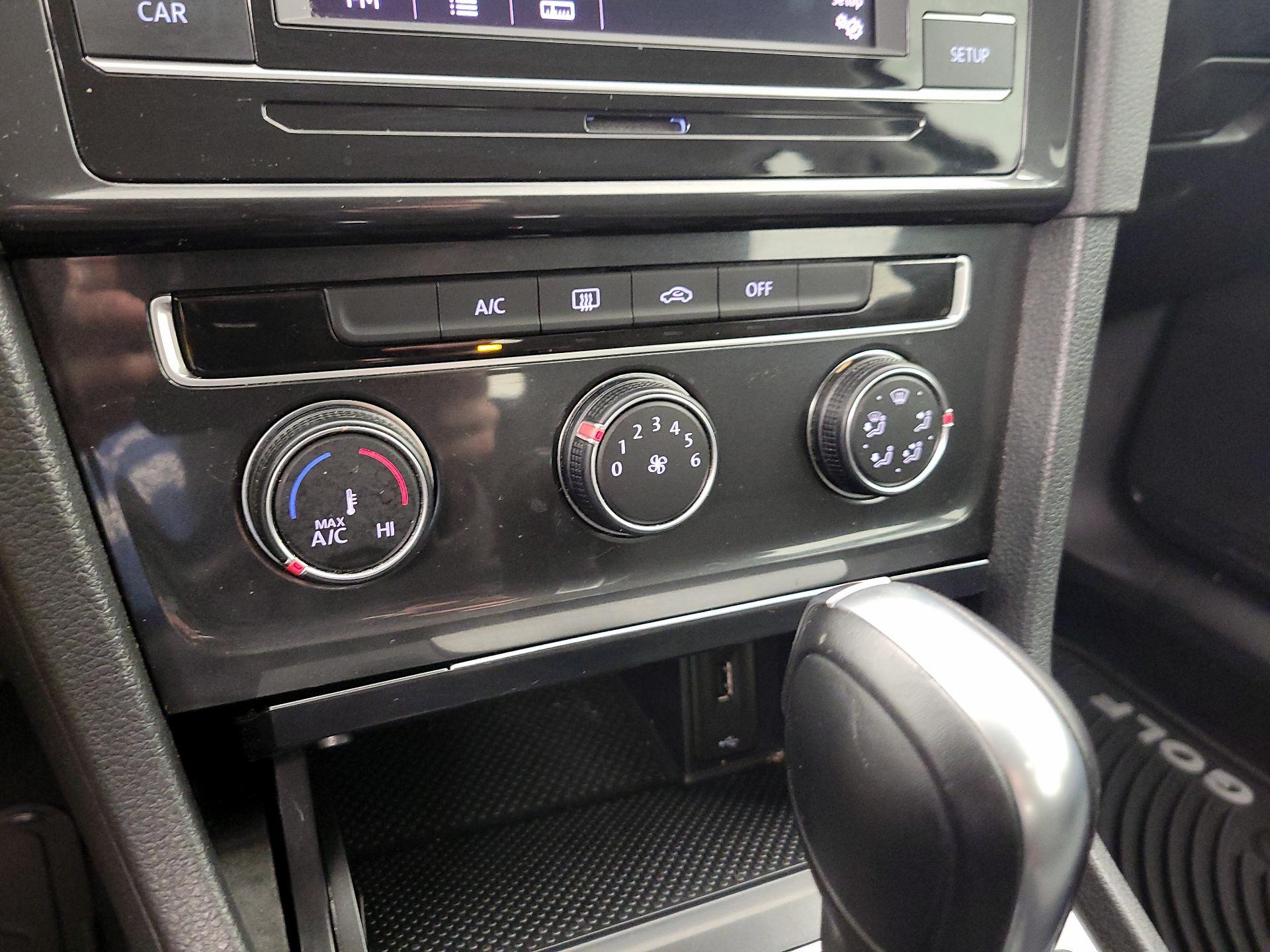 Thumbnail: 2018 Volkswagen Golf - 16