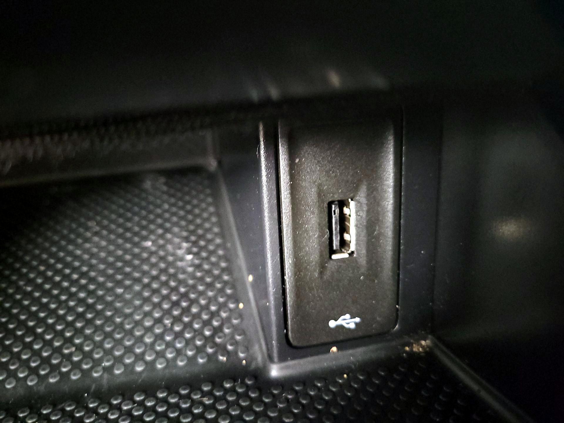 Thumbnail: 2018 Volkswagen Golf - 18