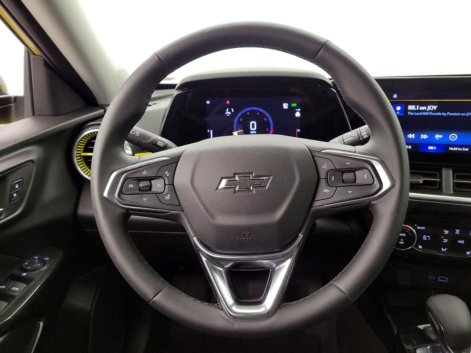 Thumbnail: 2025 Chevrolet Trax - 10