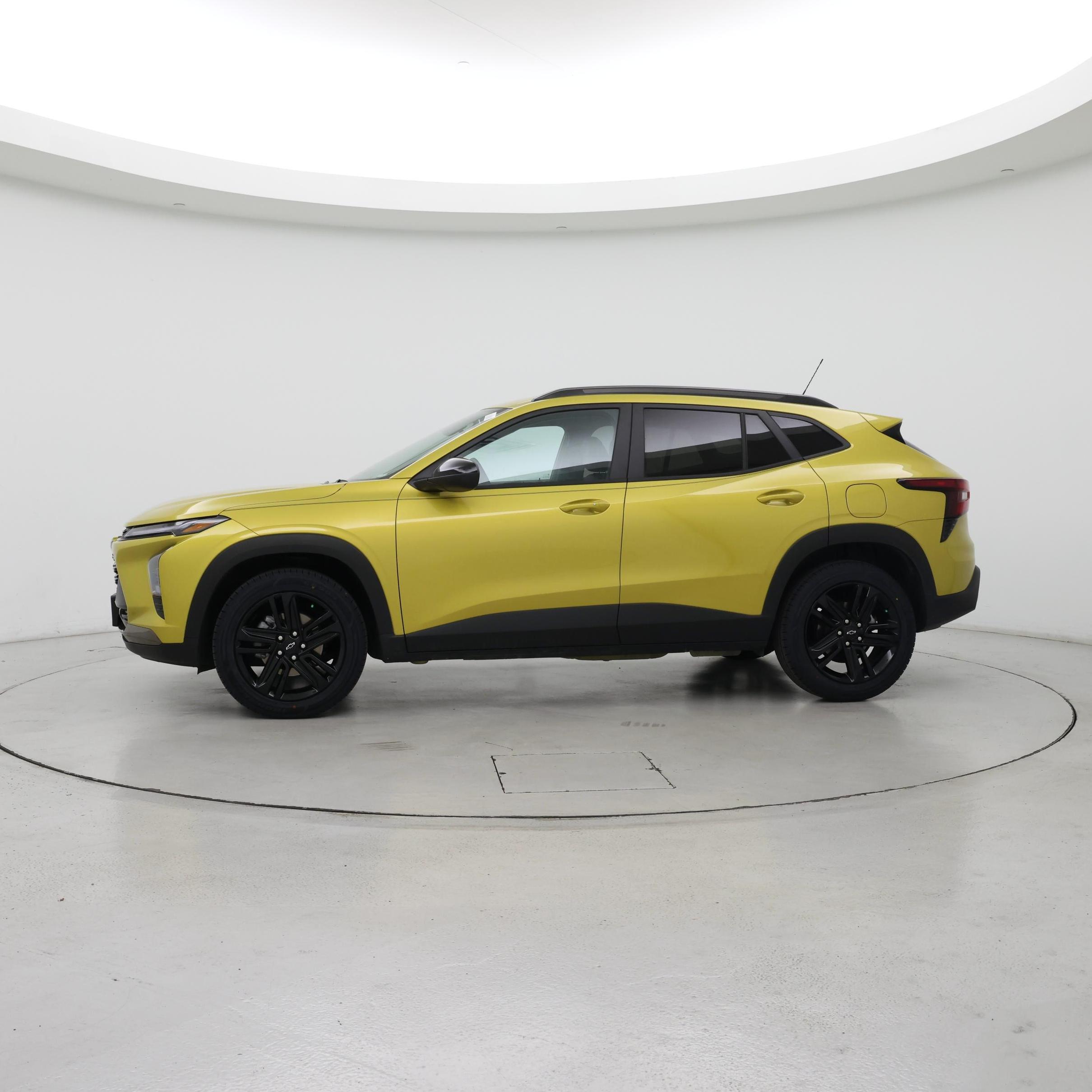 Thumbnail: 2025 Chevrolet Trax - 3