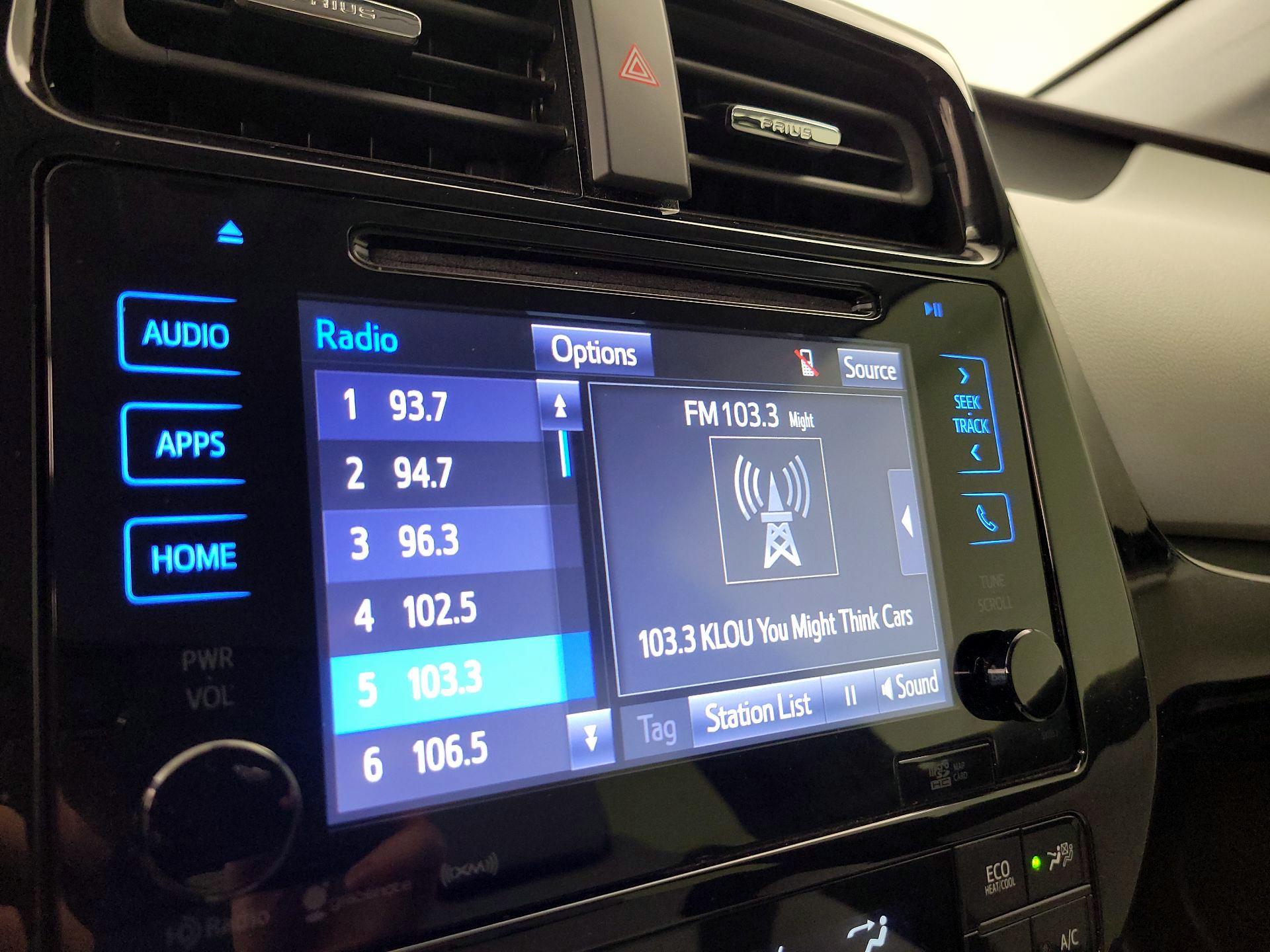 Thumbnail: 2016 Toyota Prius - 16