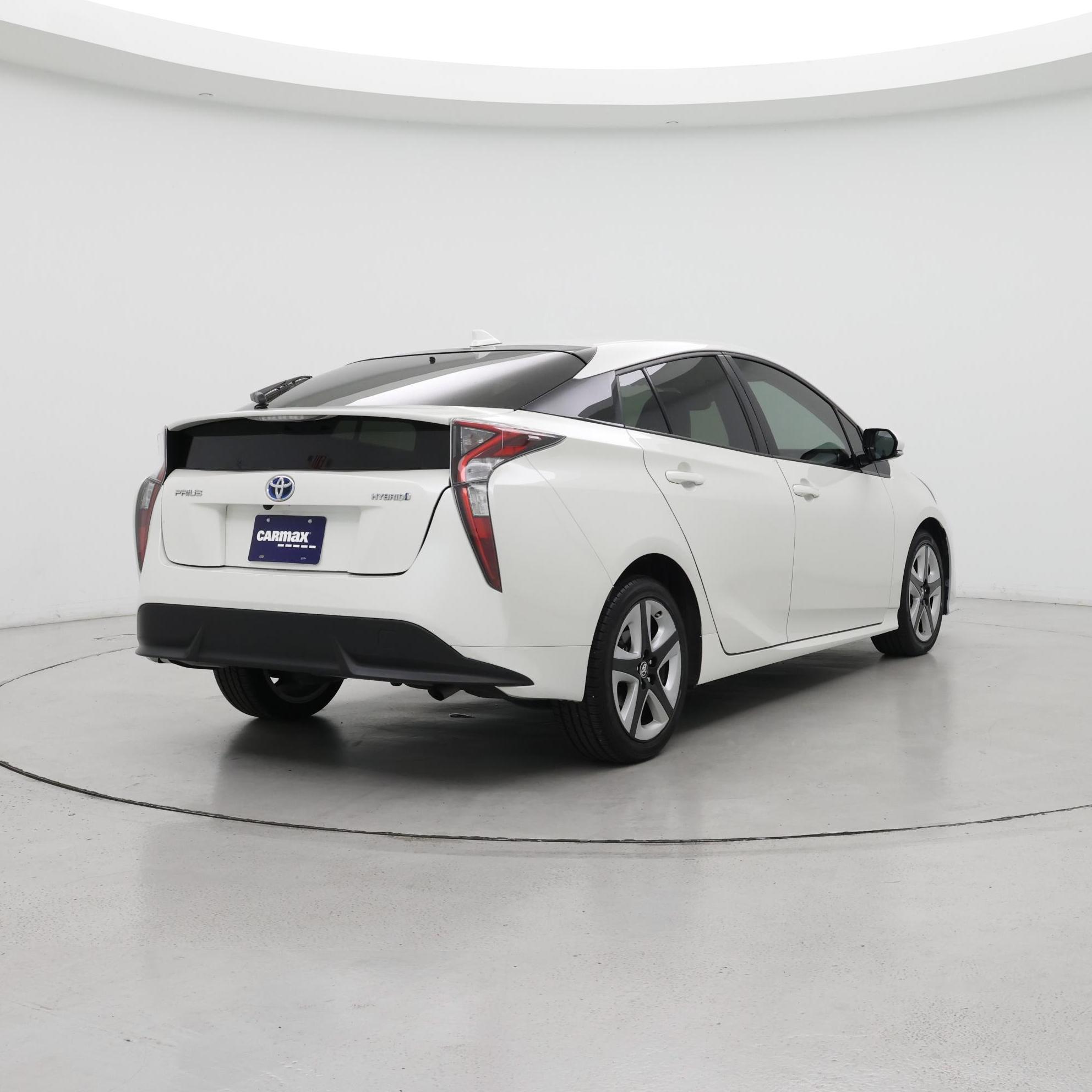 Thumbnail: 2016 Toyota Prius - 8