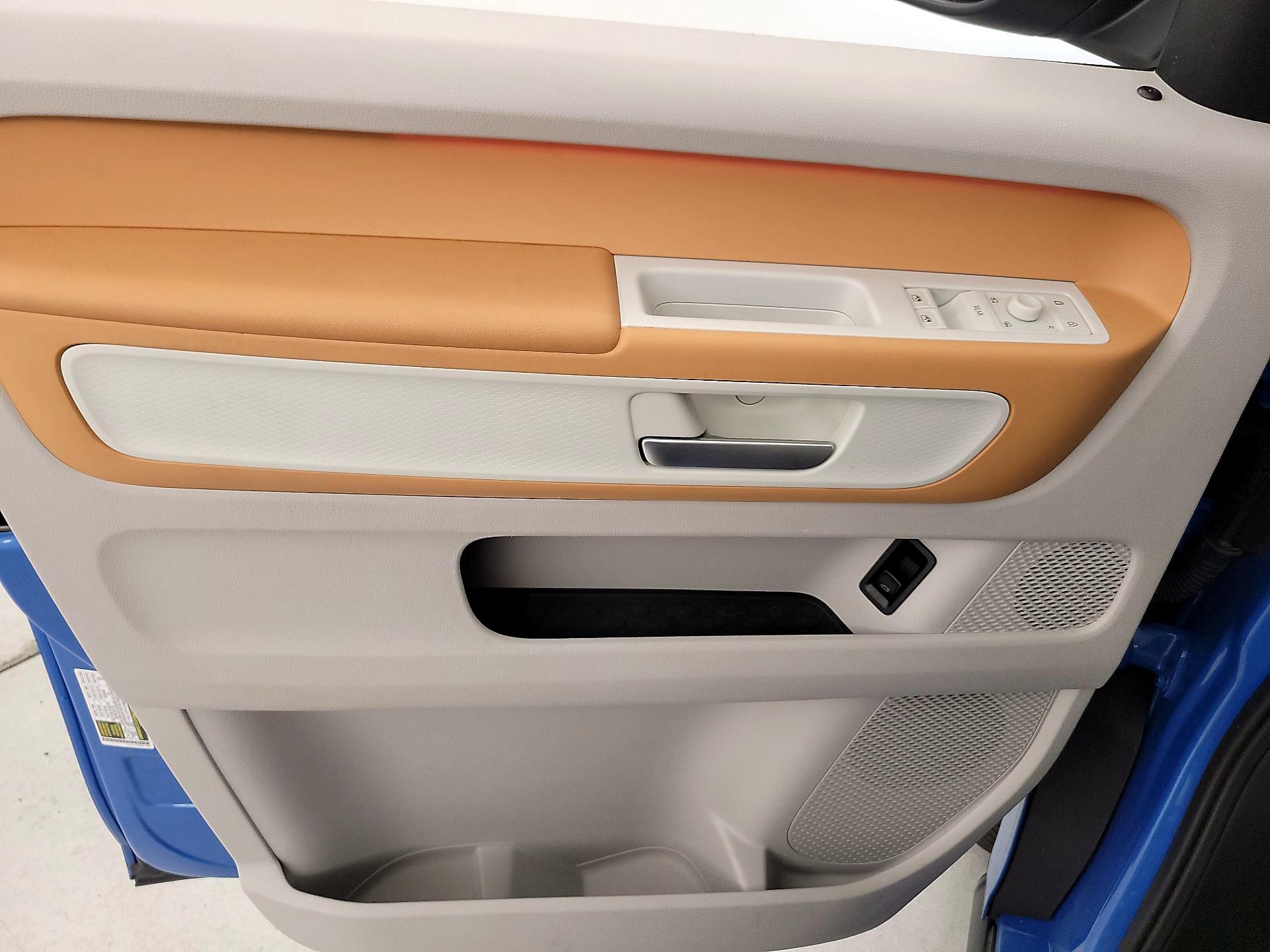 Thumbnail: 2025 Volkswagen ID.Buzz - 12