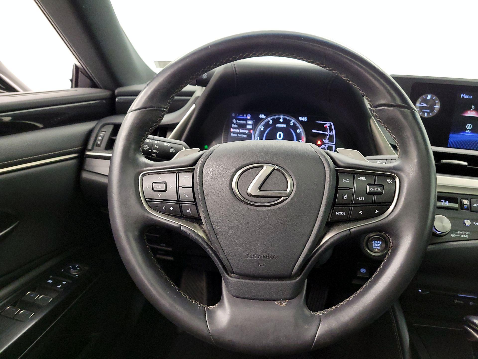 Thumbnail: 2021 Lexus ES - 10