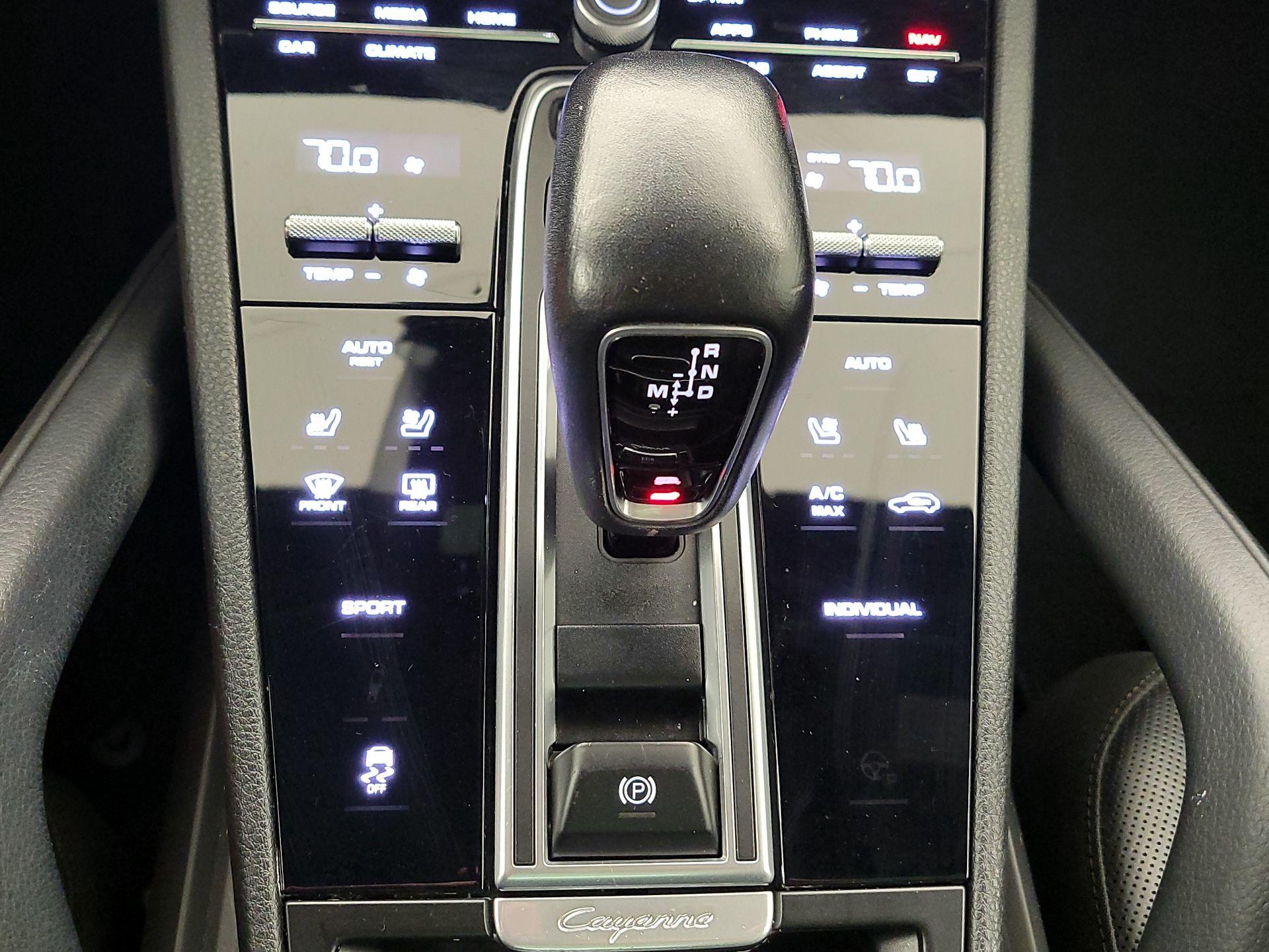 Thumbnail: 2019 Porsche Cayenne - 18