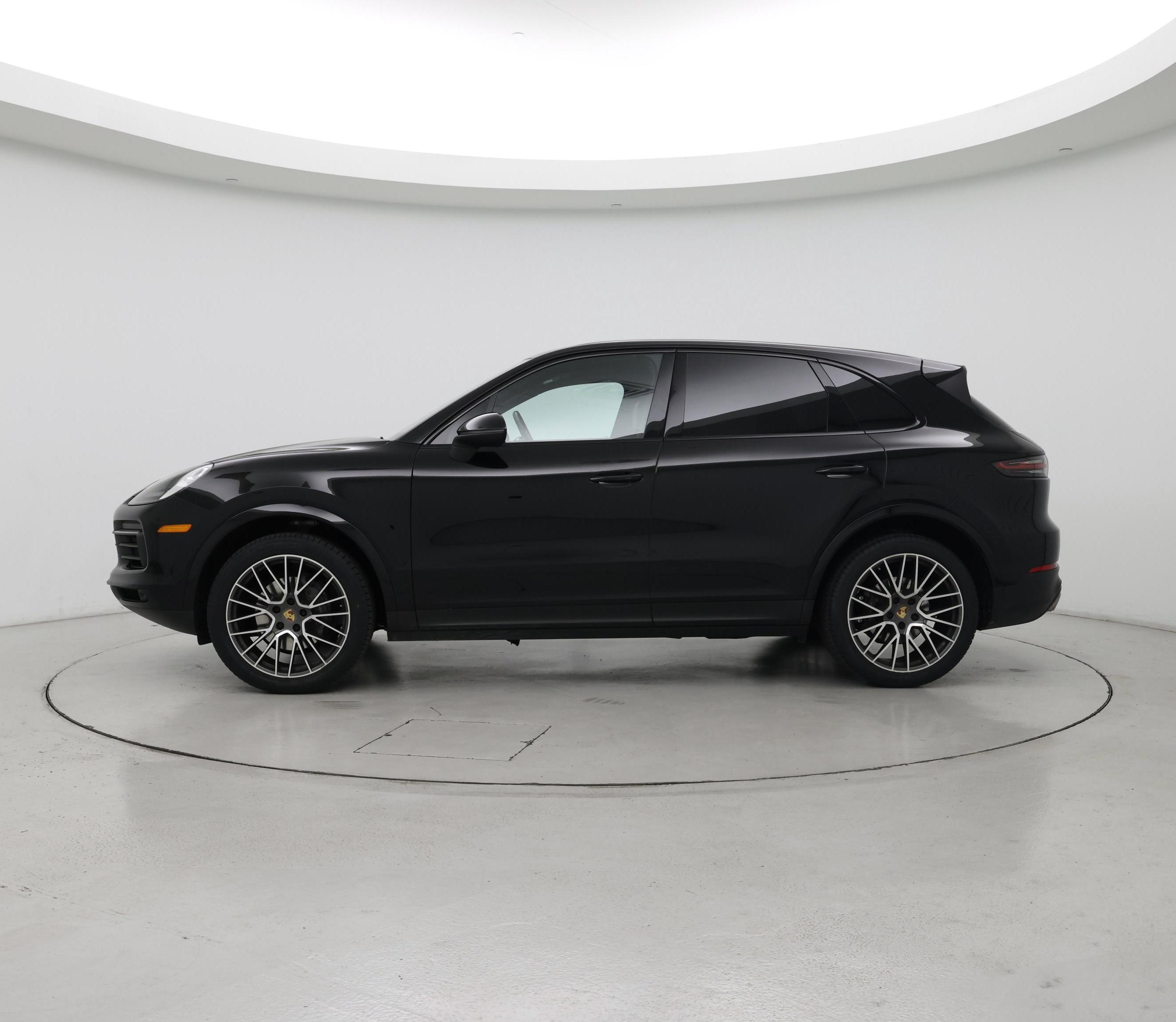 Thumbnail: 2019 Porsche Cayenne - 3