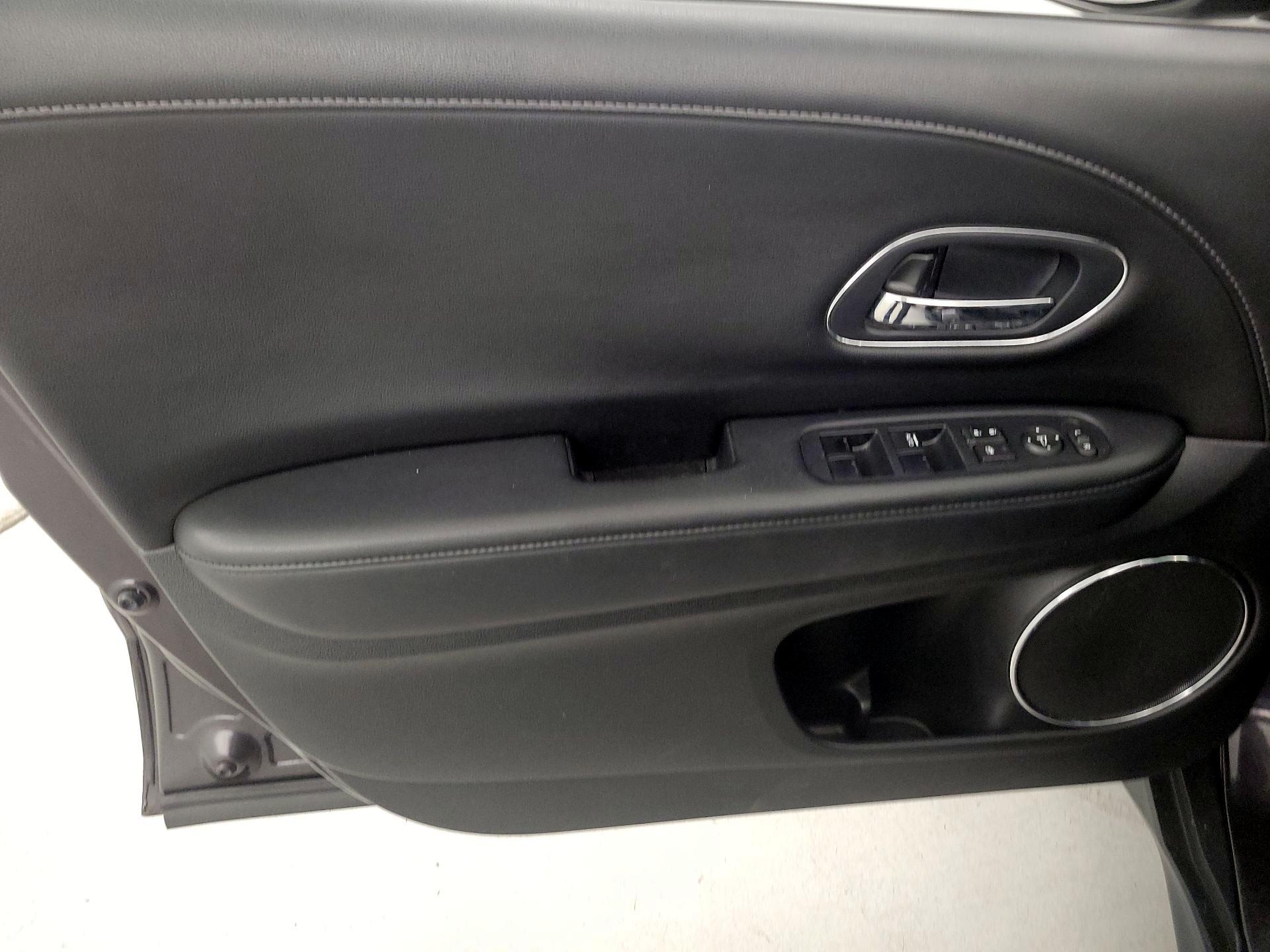 Thumbnail: 2018 Honda HR-V - 12