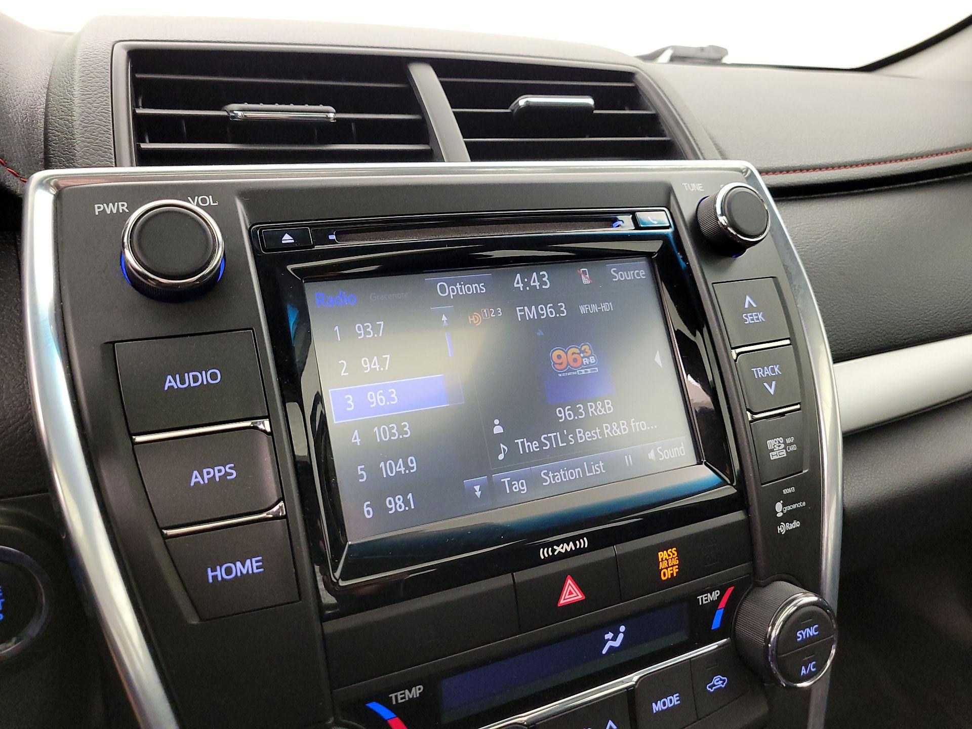 Thumbnail: 2016 Toyota Camry - 15