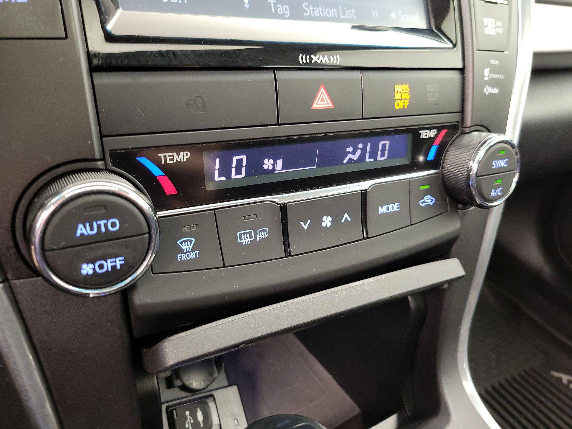 Thumbnail: 2016 Toyota Camry - 16