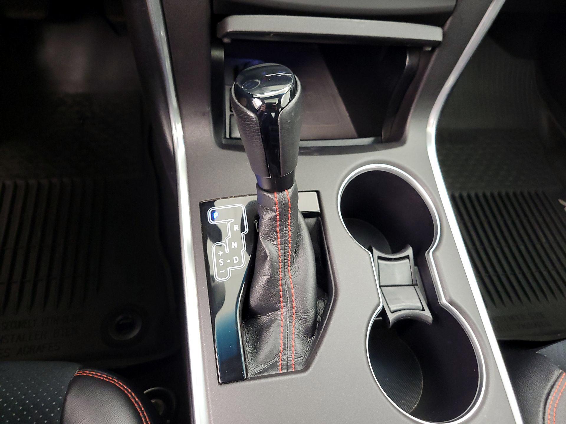 Thumbnail: 2016 Toyota Camry - 17