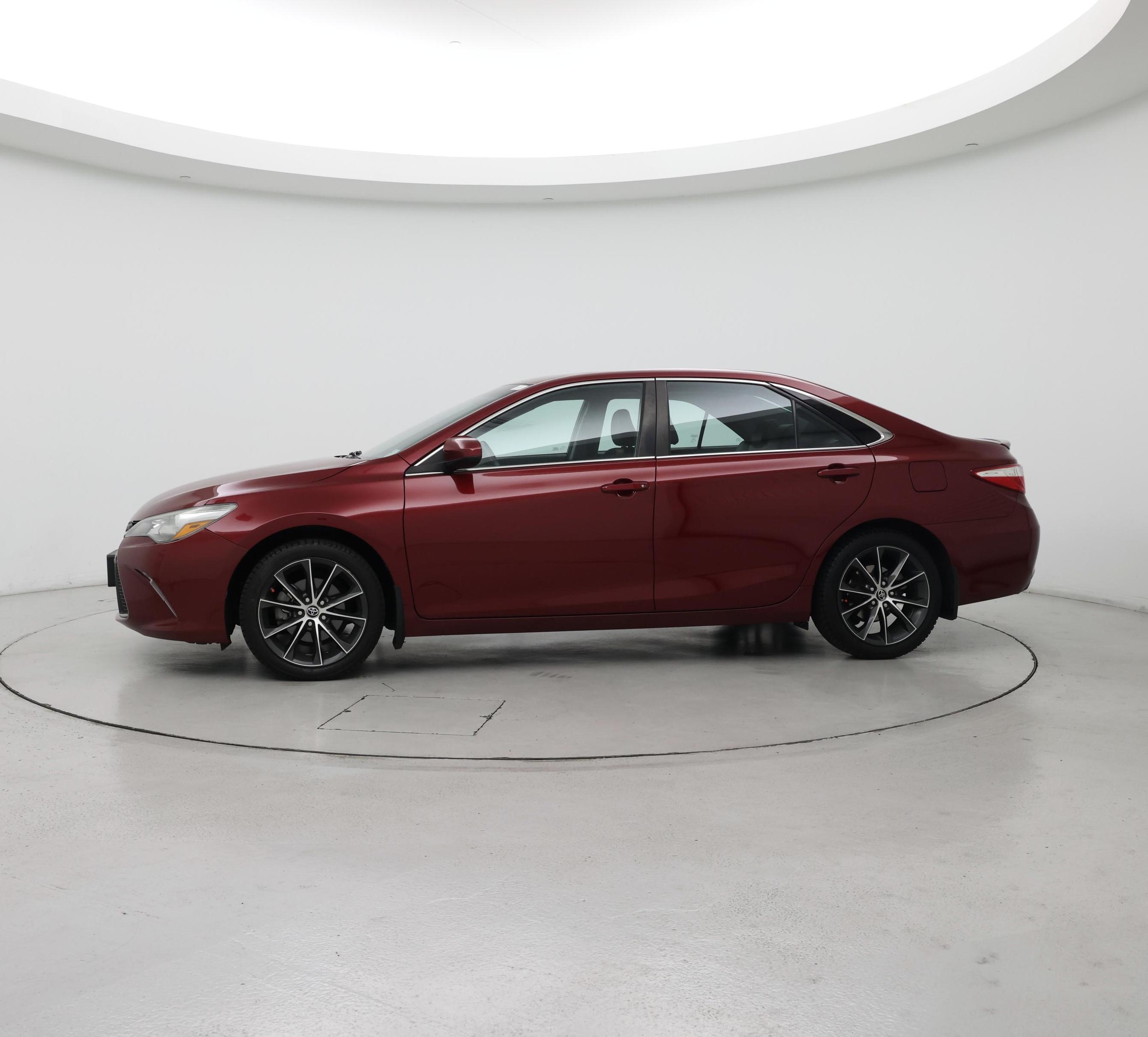 Thumbnail: 2016 Toyota Camry - 3